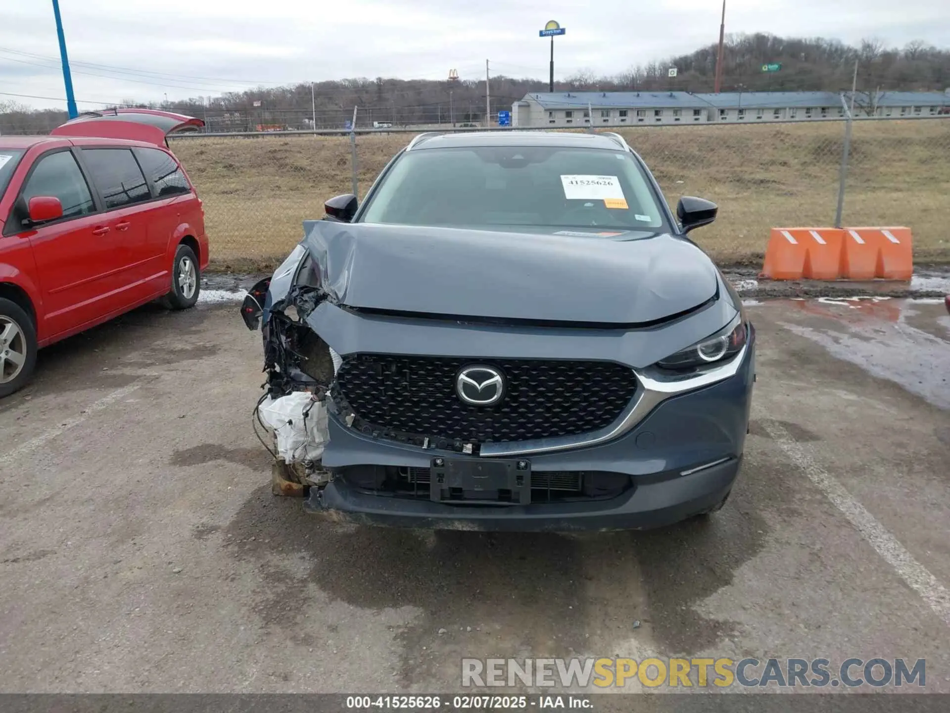 12 Photograph of a damaged car 3MVDMBCL1NM421686 MAZDA CX-30 2022