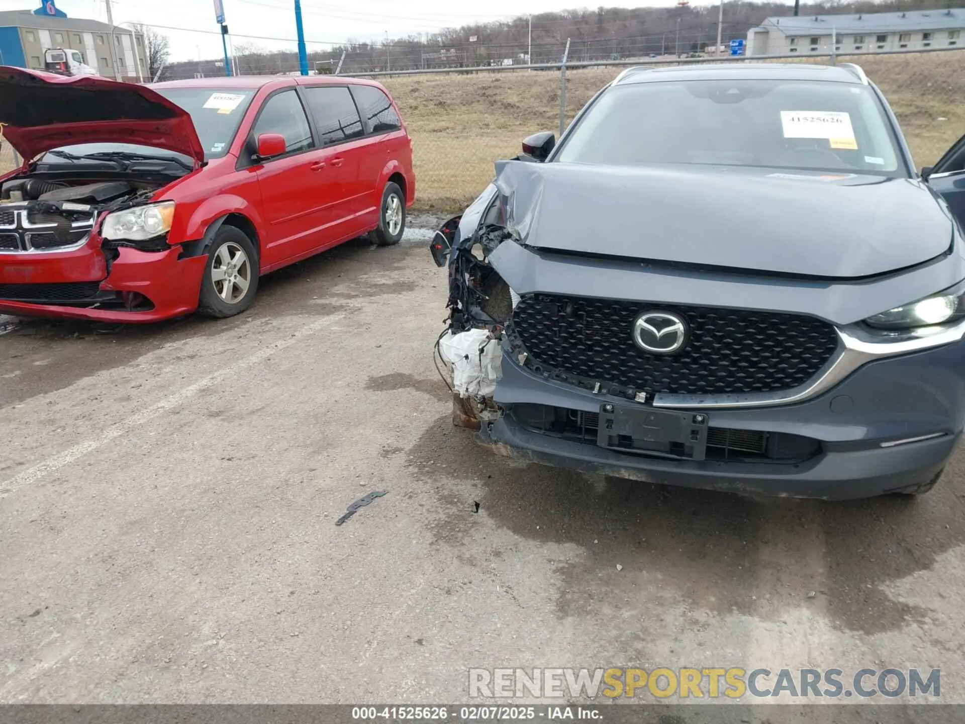 19 Photograph of a damaged car 3MVDMBCL1NM421686 MAZDA CX-30 2022