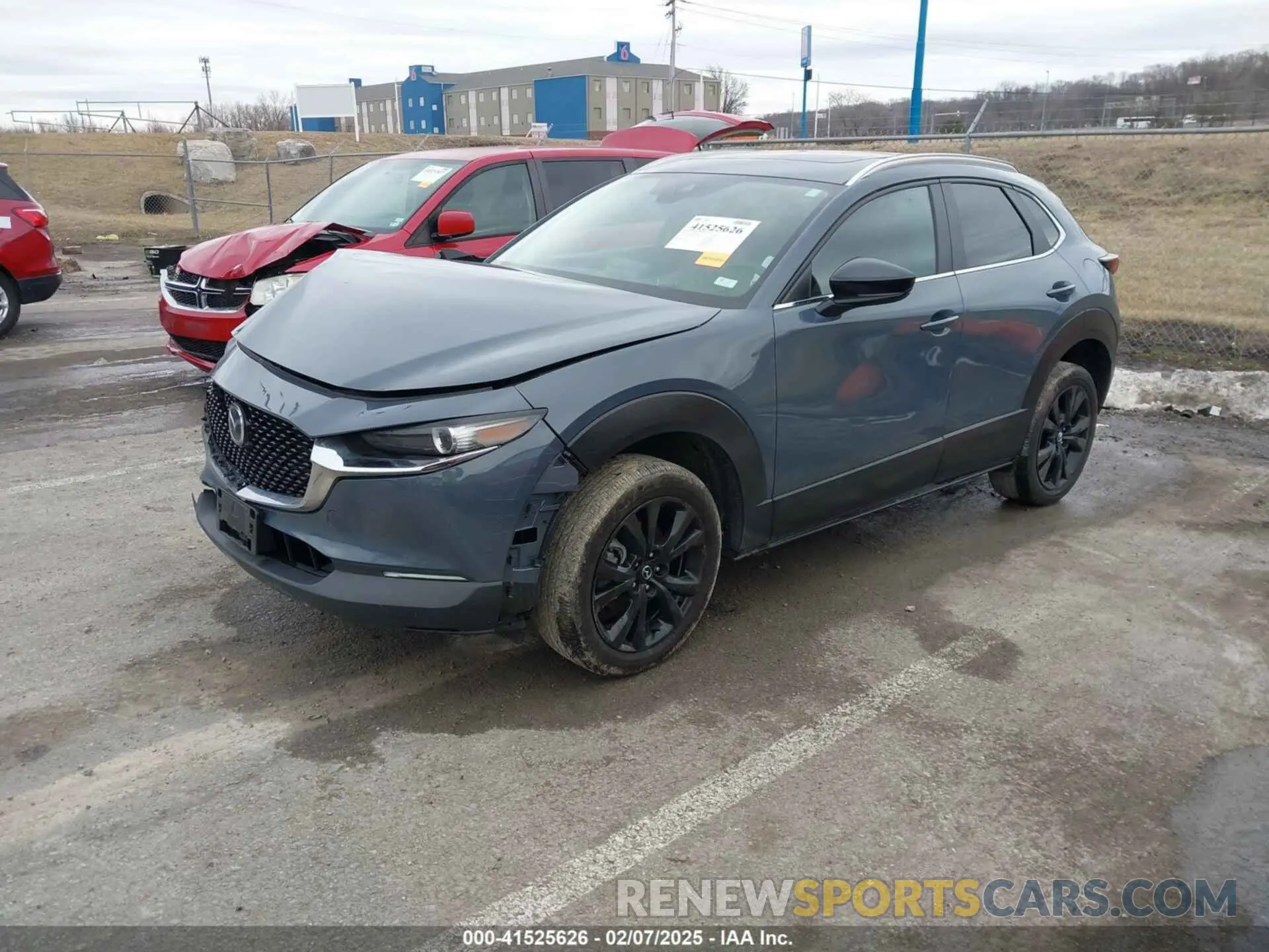 2 Photograph of a damaged car 3MVDMBCL1NM421686 MAZDA CX-30 2022