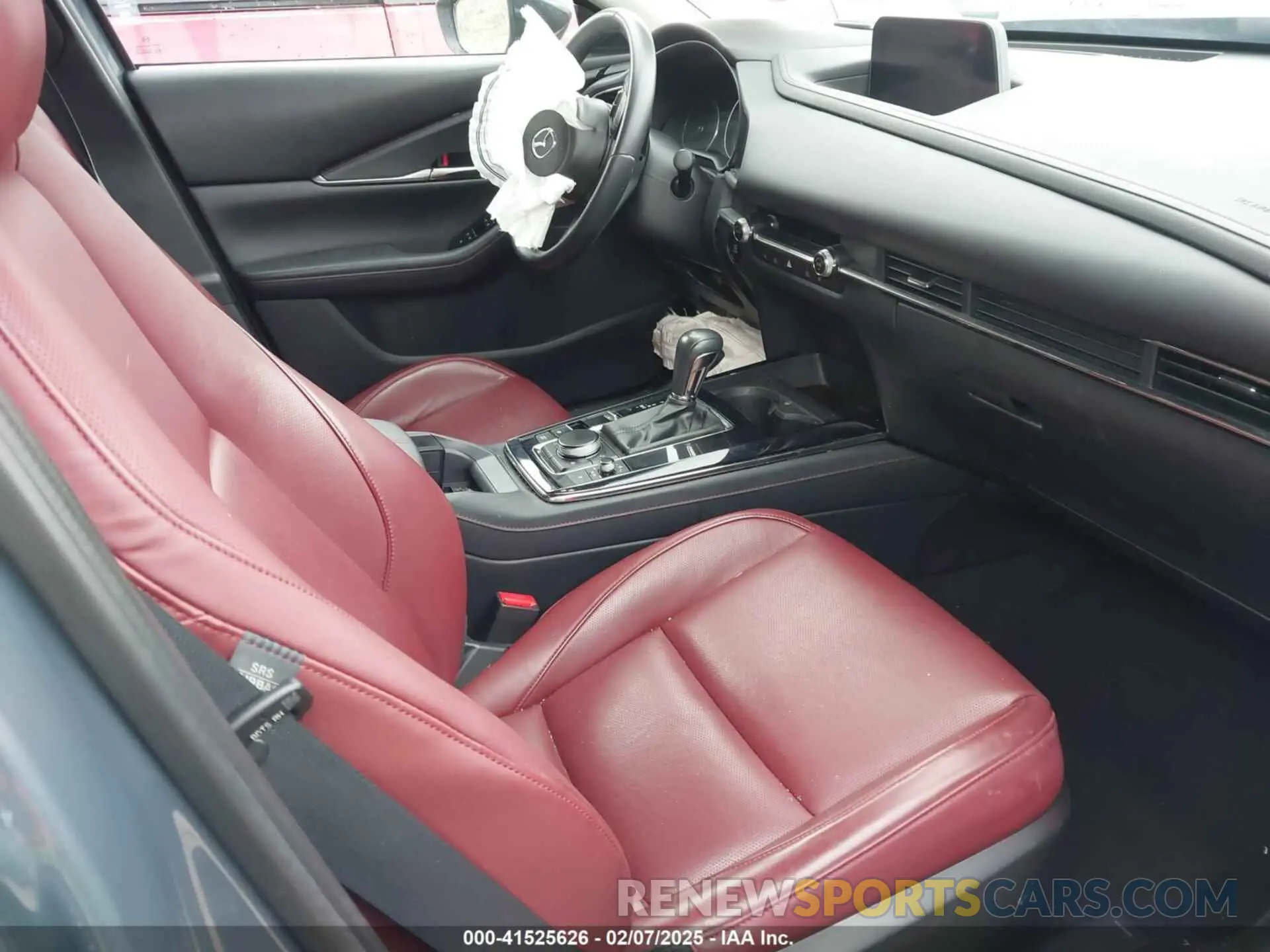5 Photograph of a damaged car 3MVDMBCL1NM421686 MAZDA CX-30 2022