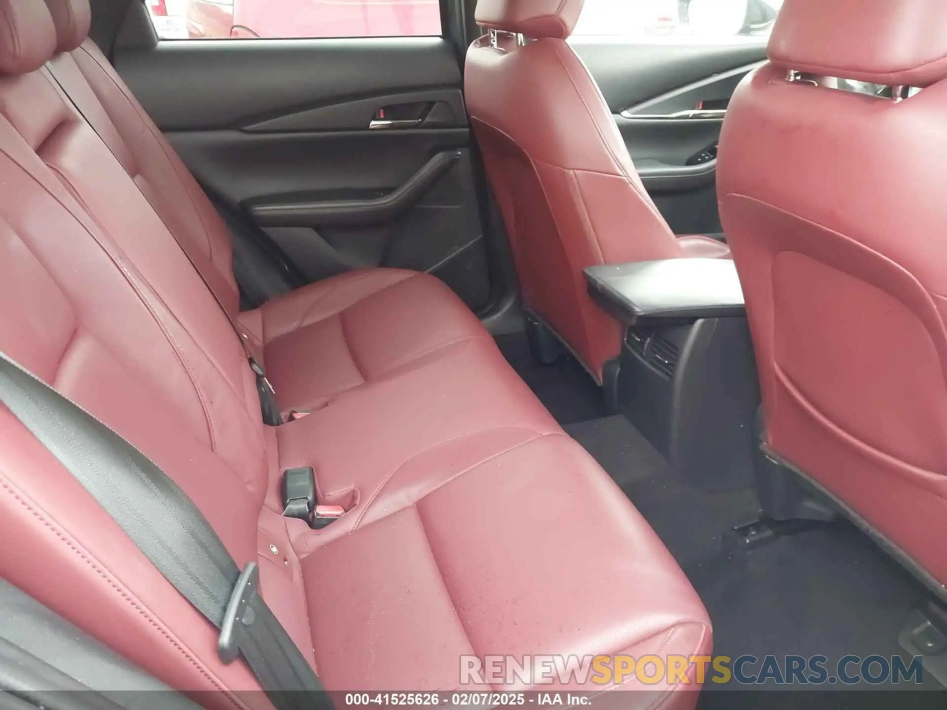 8 Photograph of a damaged car 3MVDMBCL1NM421686 MAZDA CX-30 2022