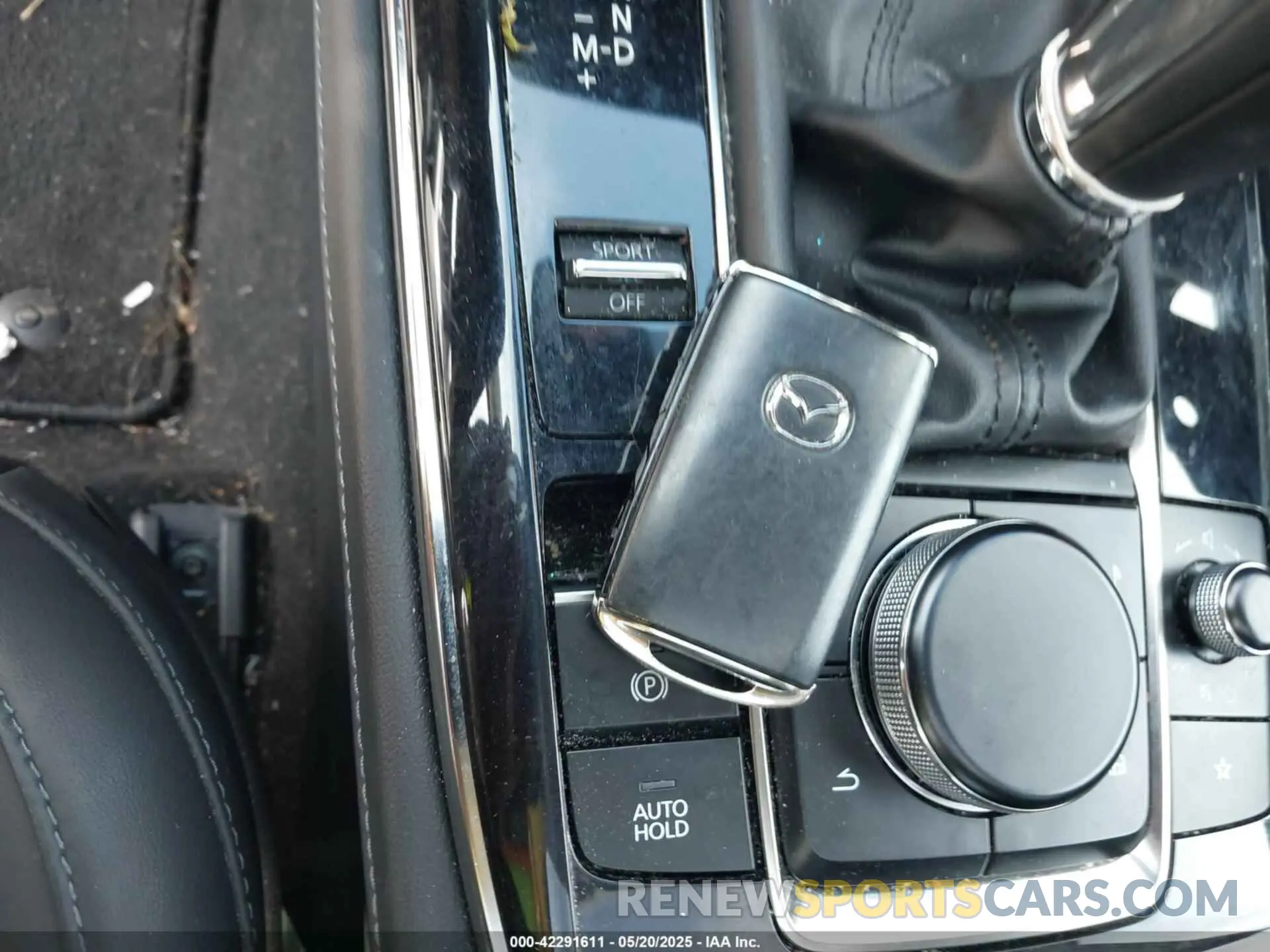11 Photograph of a damaged car 3MVDMBCL1NM424054 MAZDA CX-30 2022