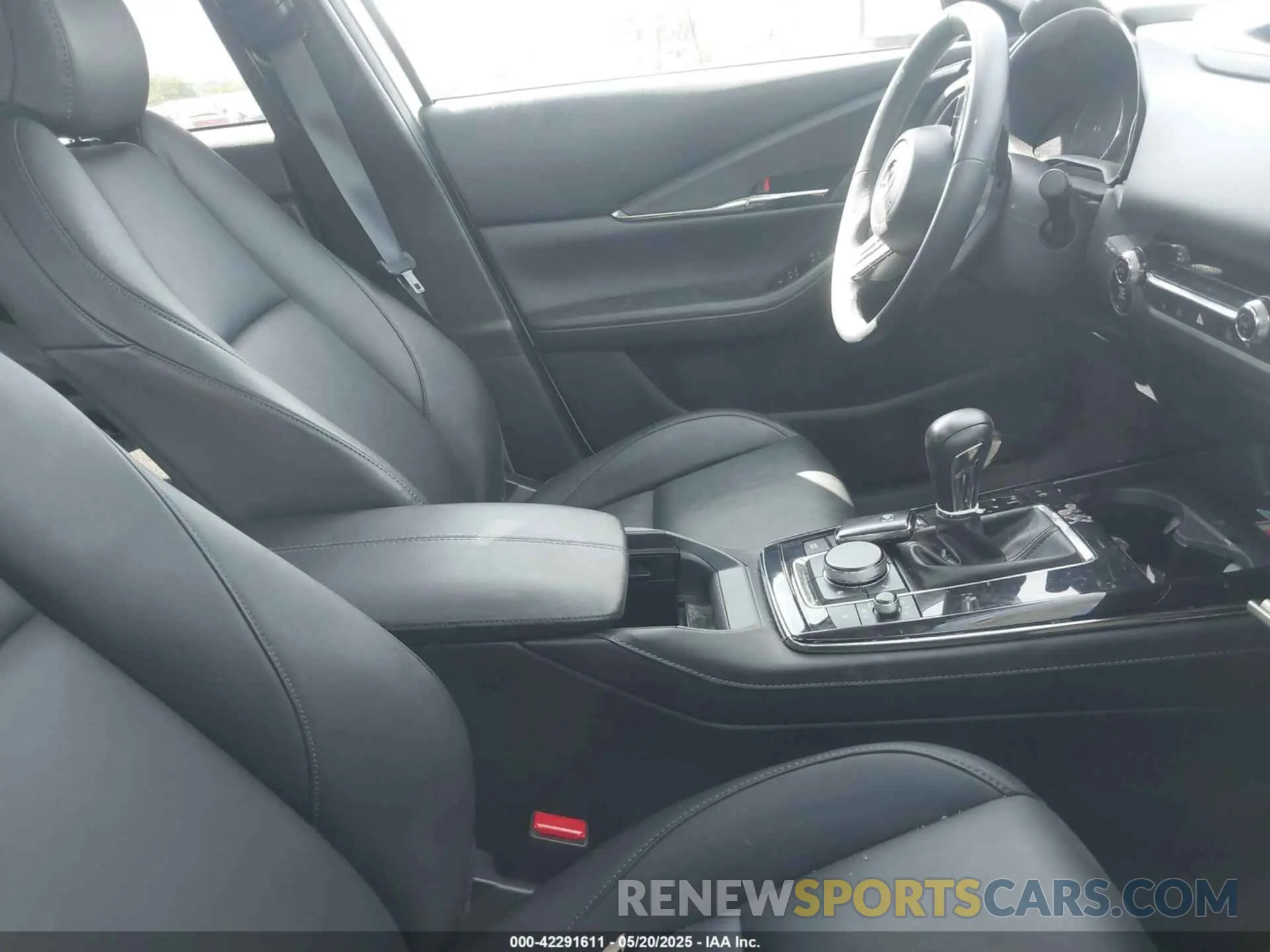 5 Photograph of a damaged car 3MVDMBCL1NM424054 MAZDA CX-30 2022