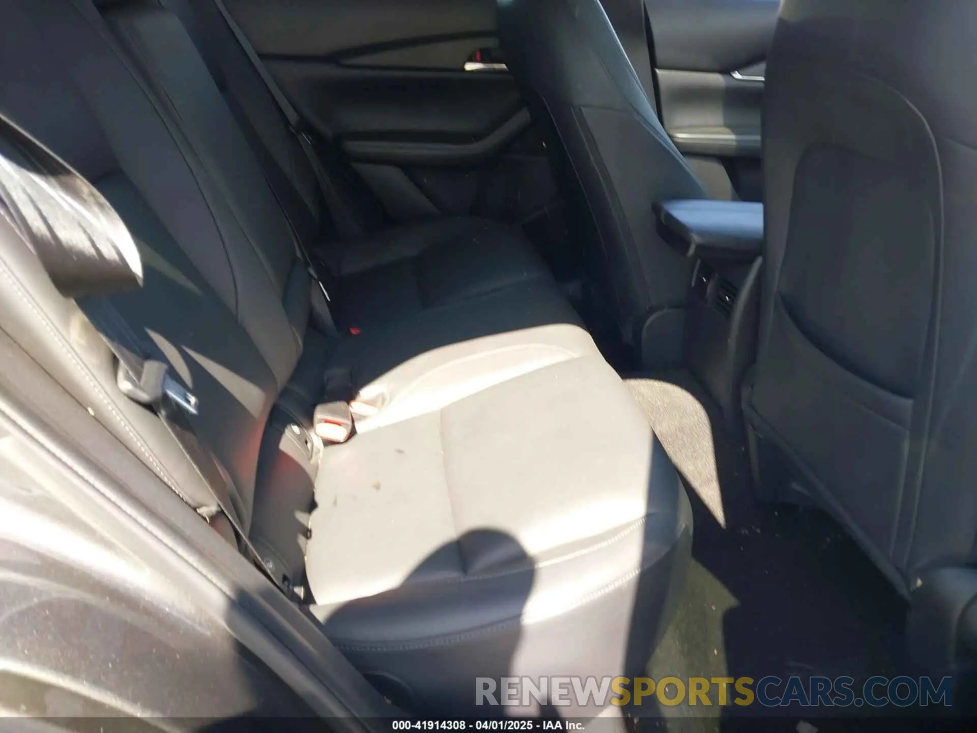 8 Photograph of a damaged car 3MVDMBCL6NM425202 MAZDA CX-30 2022