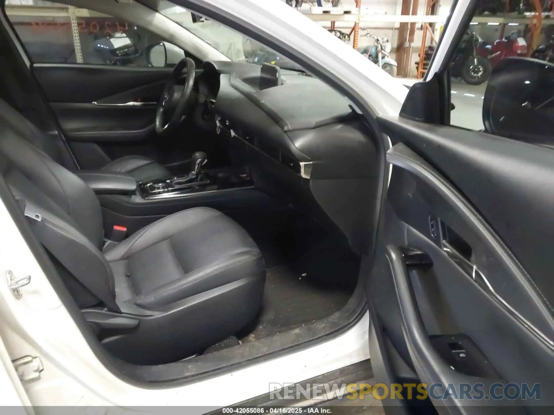 5 Photograph of a damaged car 3MVDMBCL6NM457972 MAZDA CX-30 2022