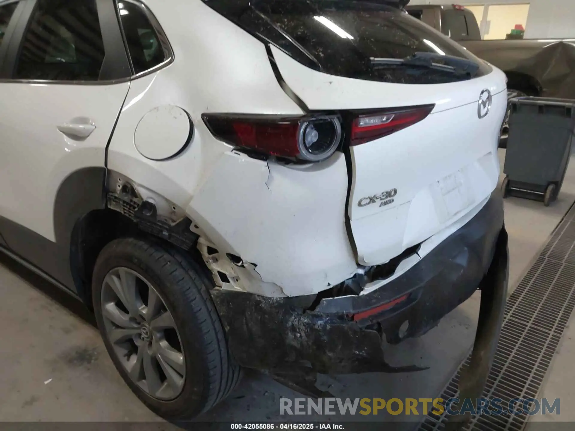 6 Photograph of a damaged car 3MVDMBCL6NM457972 MAZDA CX-30 2022