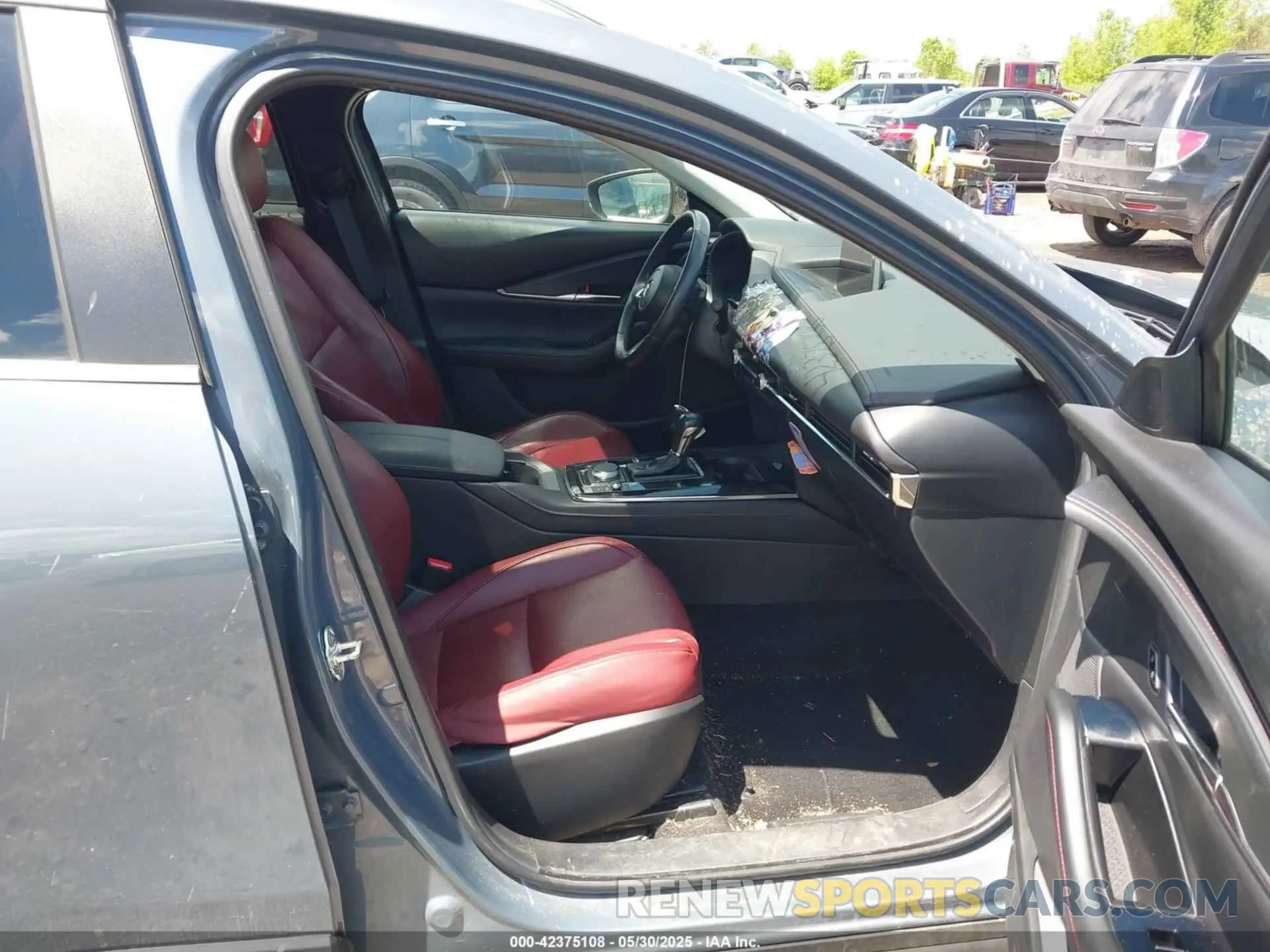 5 Photograph of a damaged car 3MVDMBCL8NM409034 MAZDA CX-30 2022