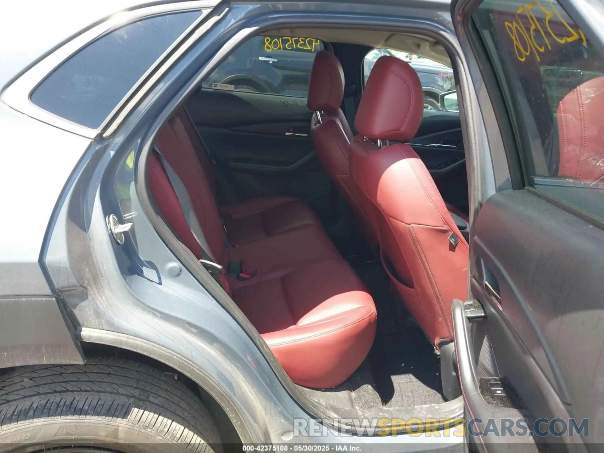 8 Photograph of a damaged car 3MVDMBCL8NM409034 MAZDA CX-30 2022