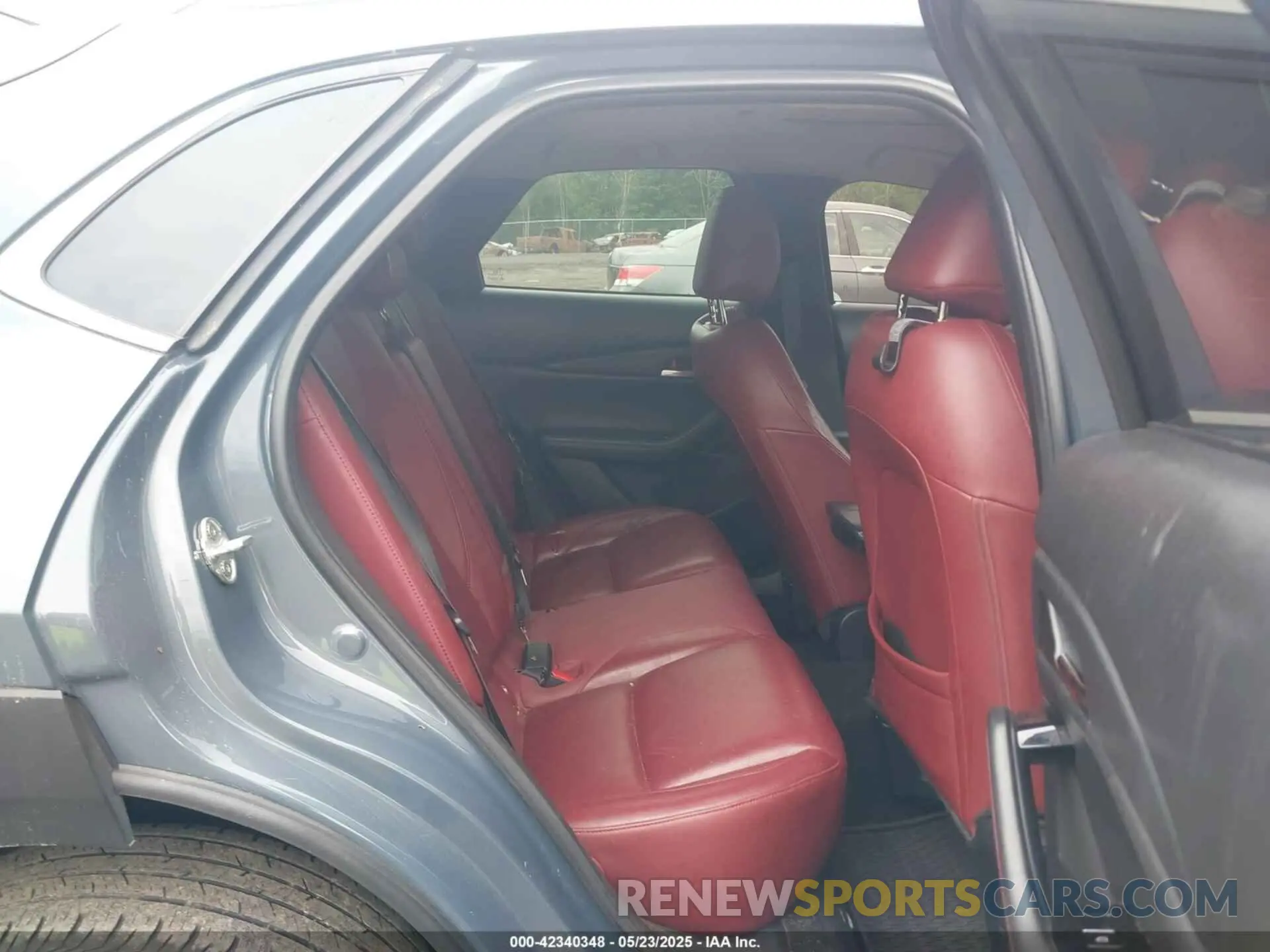 8 Photograph of a damaged car 3MVDMBCL8NM430370 MAZDA CX-30 2022
