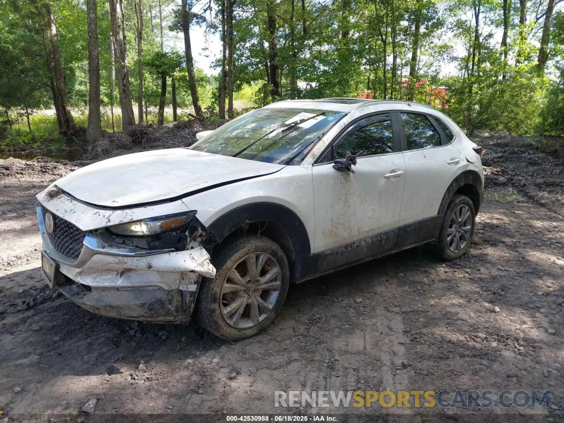2 Photograph of a damaged car 3MVDMBCL8NM439828 MAZDA CX-30 2022