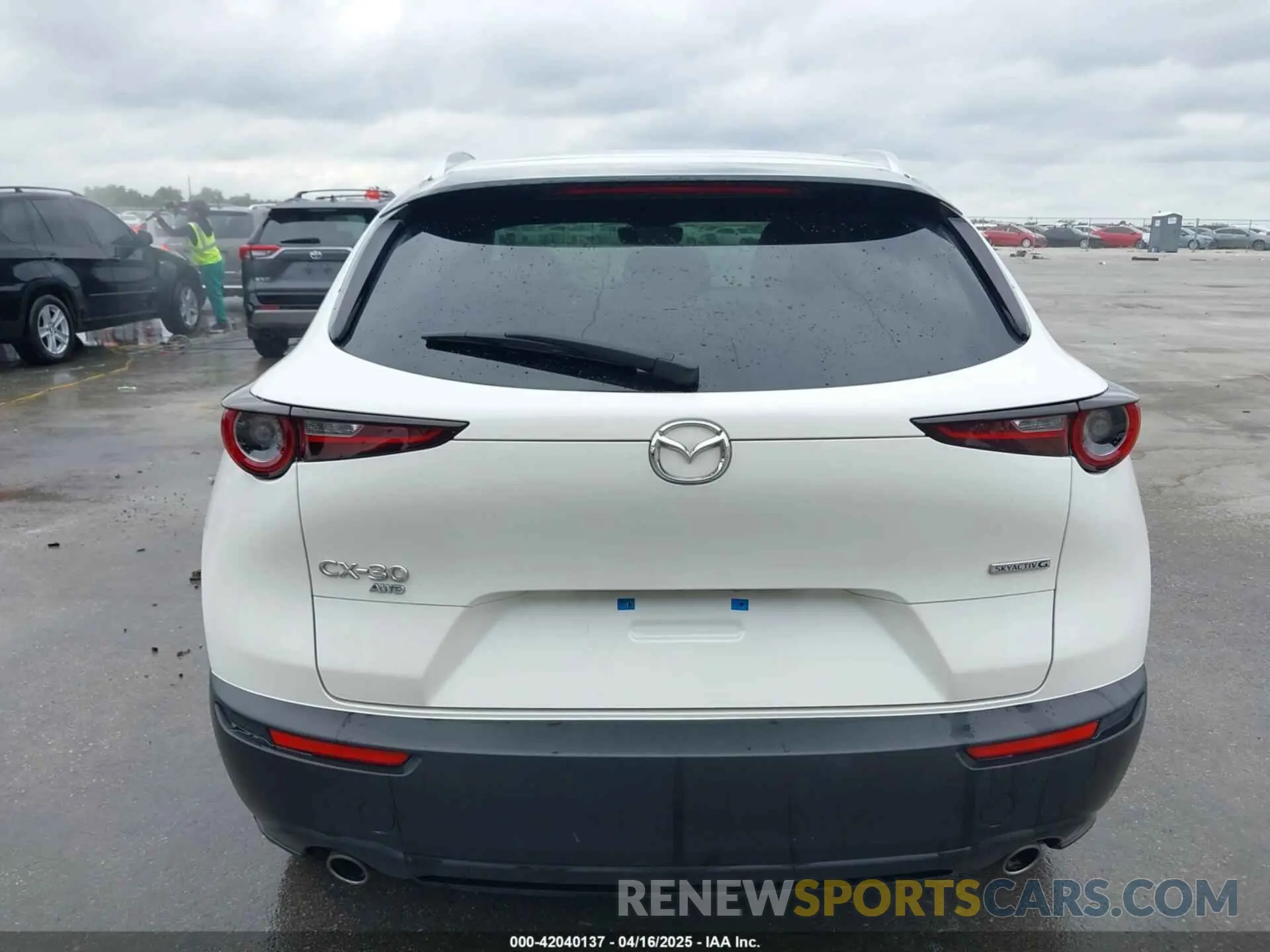 17 Photograph of a damaged car 3MVDMBCL8NM455821 MAZDA CX-30 2022