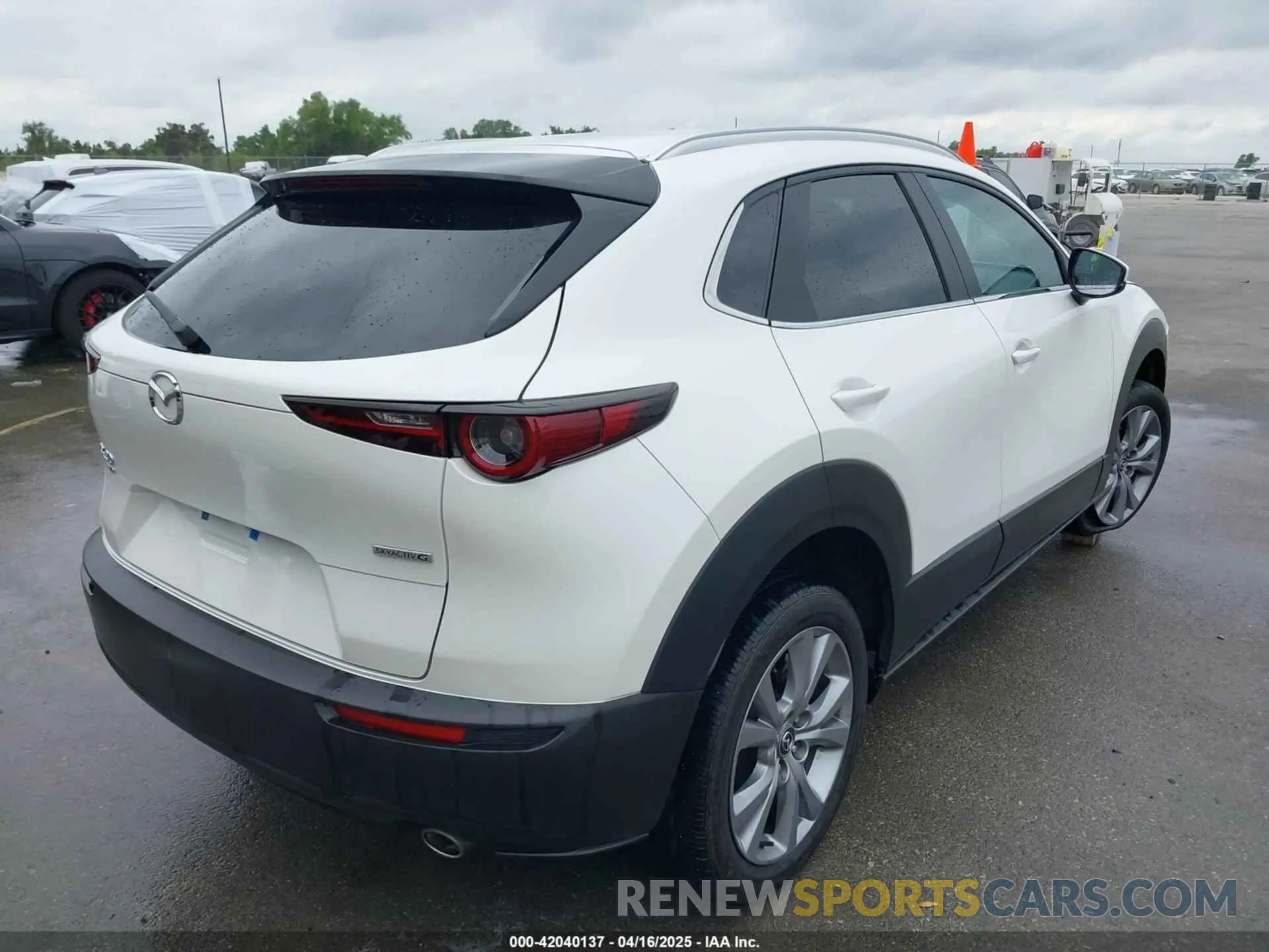 4 Photograph of a damaged car 3MVDMBCL8NM455821 MAZDA CX-30 2022