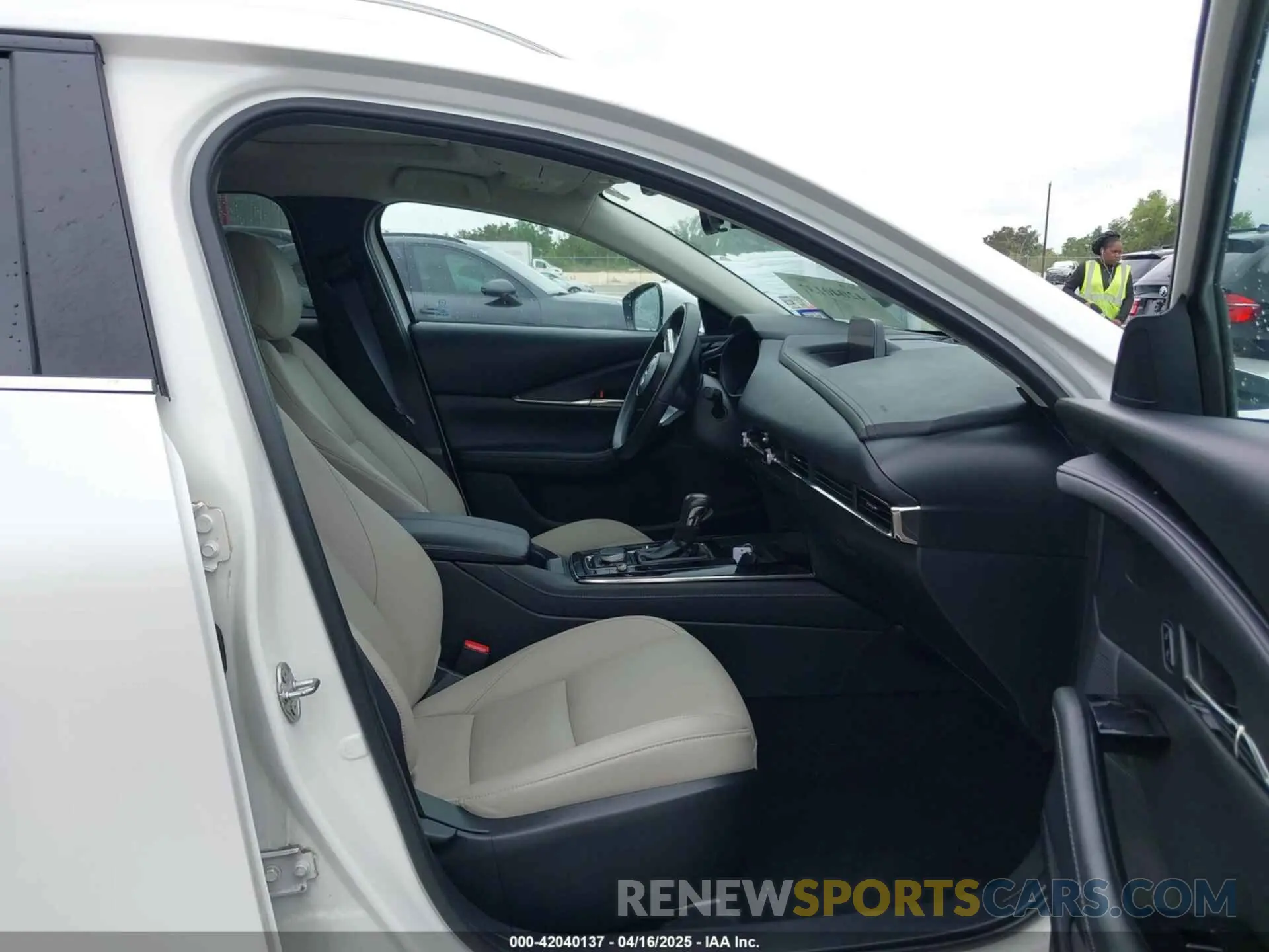 5 Photograph of a damaged car 3MVDMBCL8NM455821 MAZDA CX-30 2022
