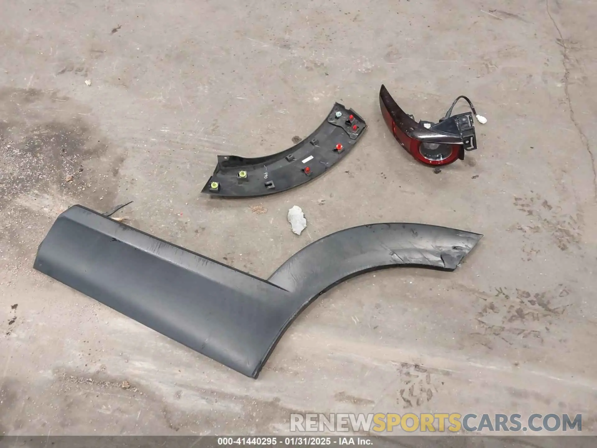 12 Photograph of a damaged car 3MVDMBCLXNM439247 MAZDA CX-30 2022