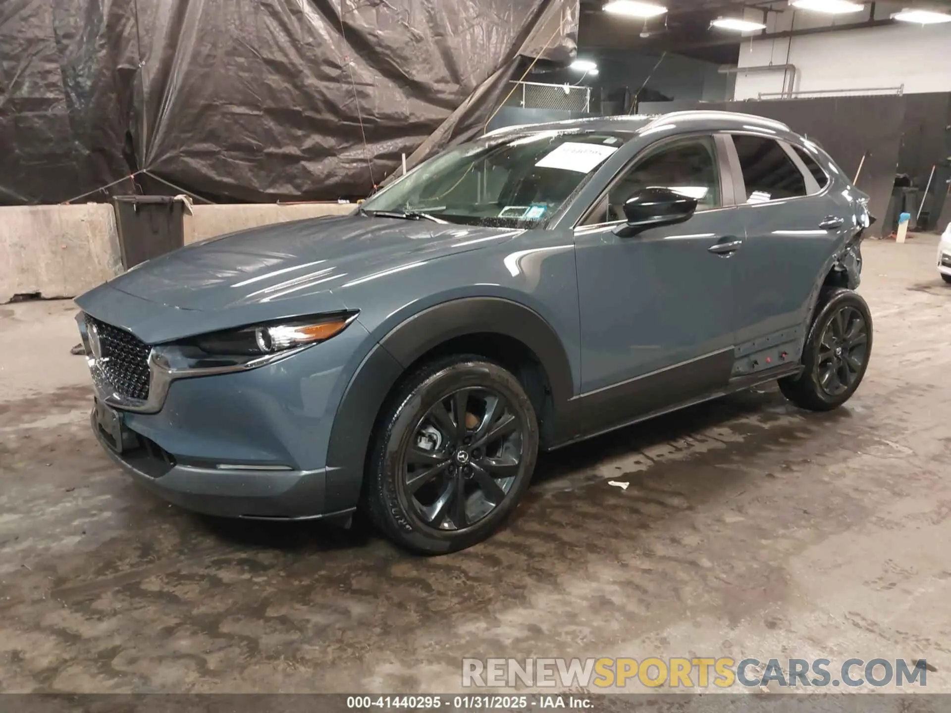 2 Photograph of a damaged car 3MVDMBCLXNM439247 MAZDA CX-30 2022