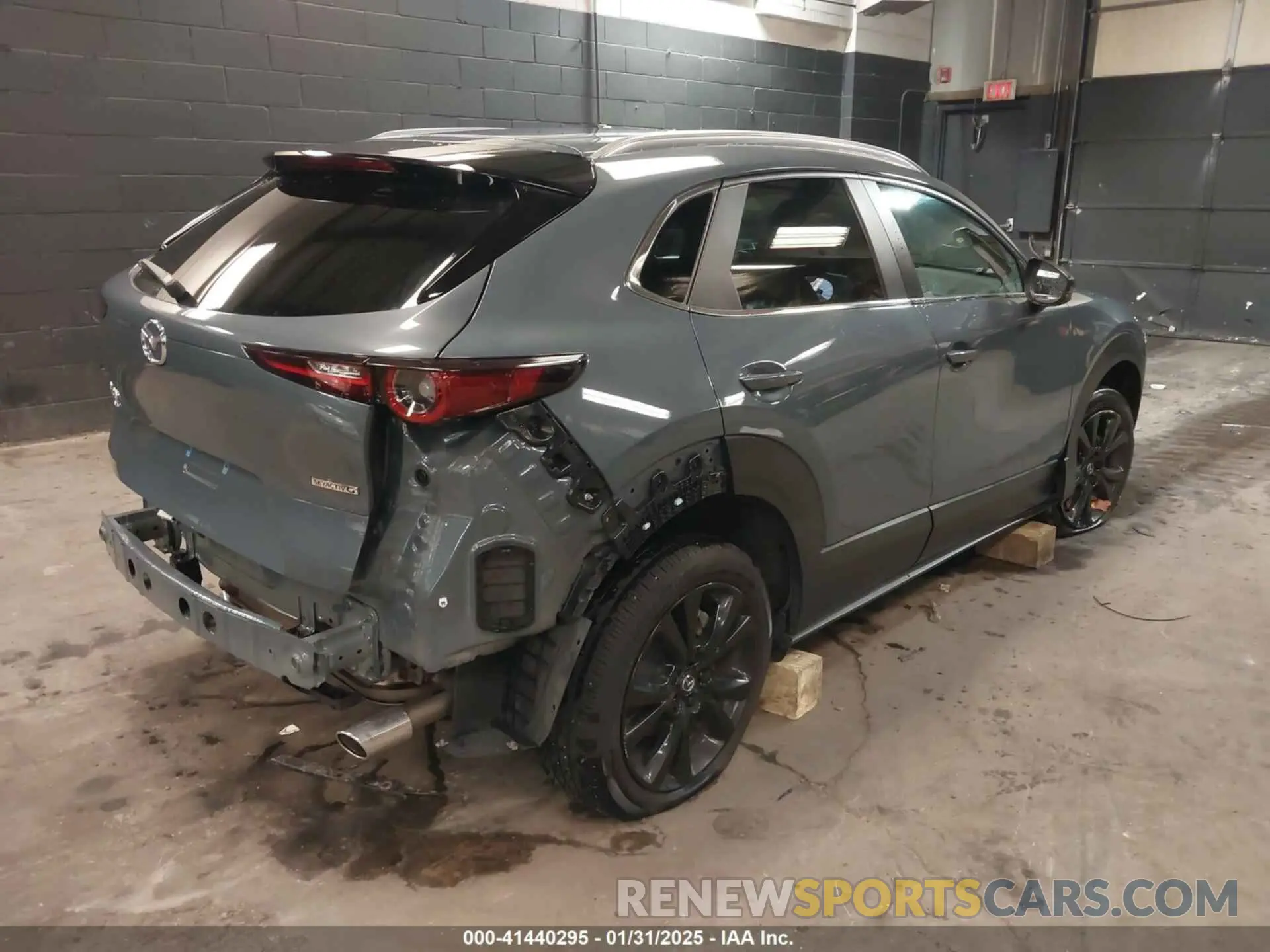 4 Photograph of a damaged car 3MVDMBCLXNM439247 MAZDA CX-30 2022