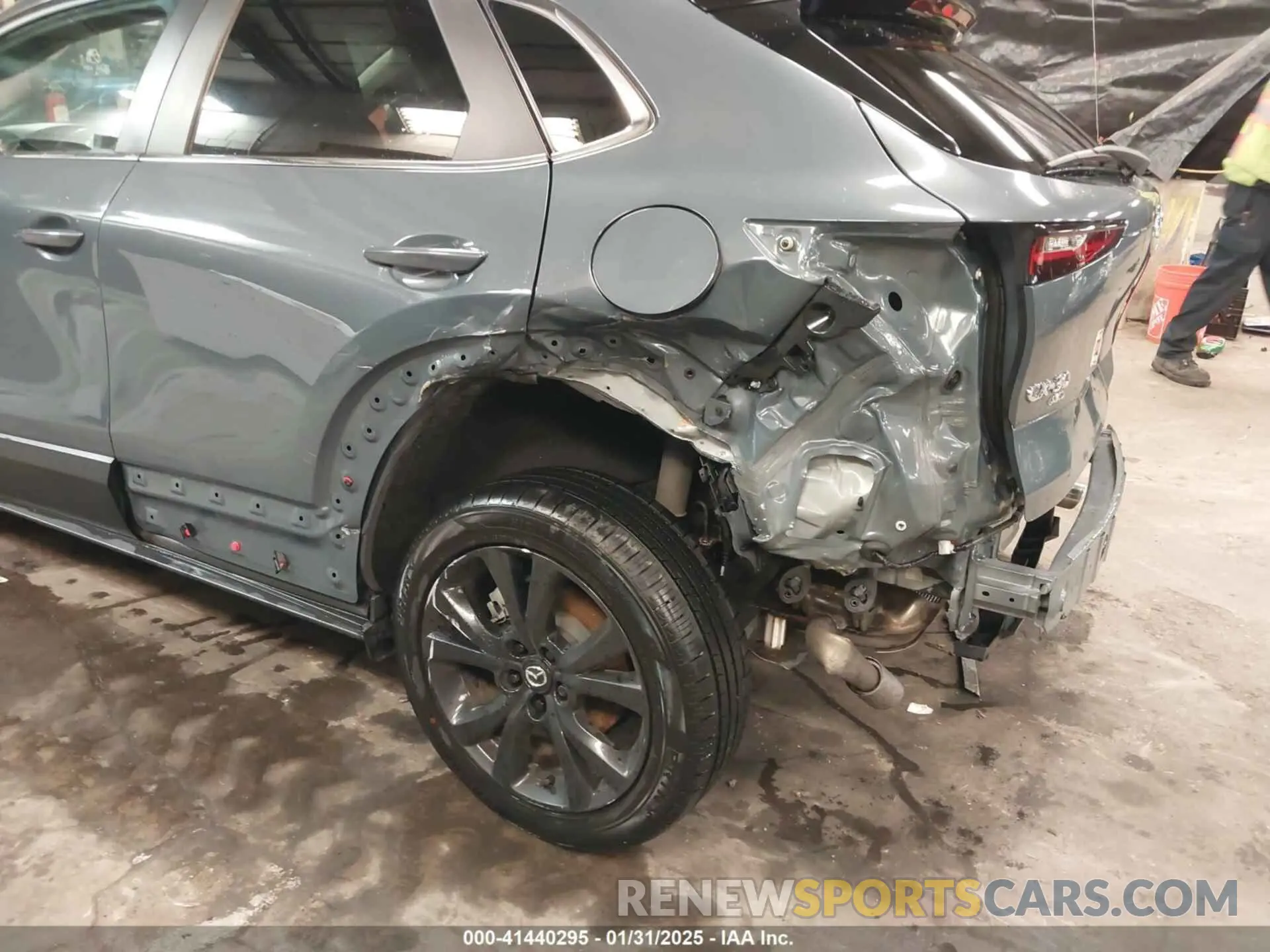 6 Photograph of a damaged car 3MVDMBCLXNM439247 MAZDA CX-30 2022