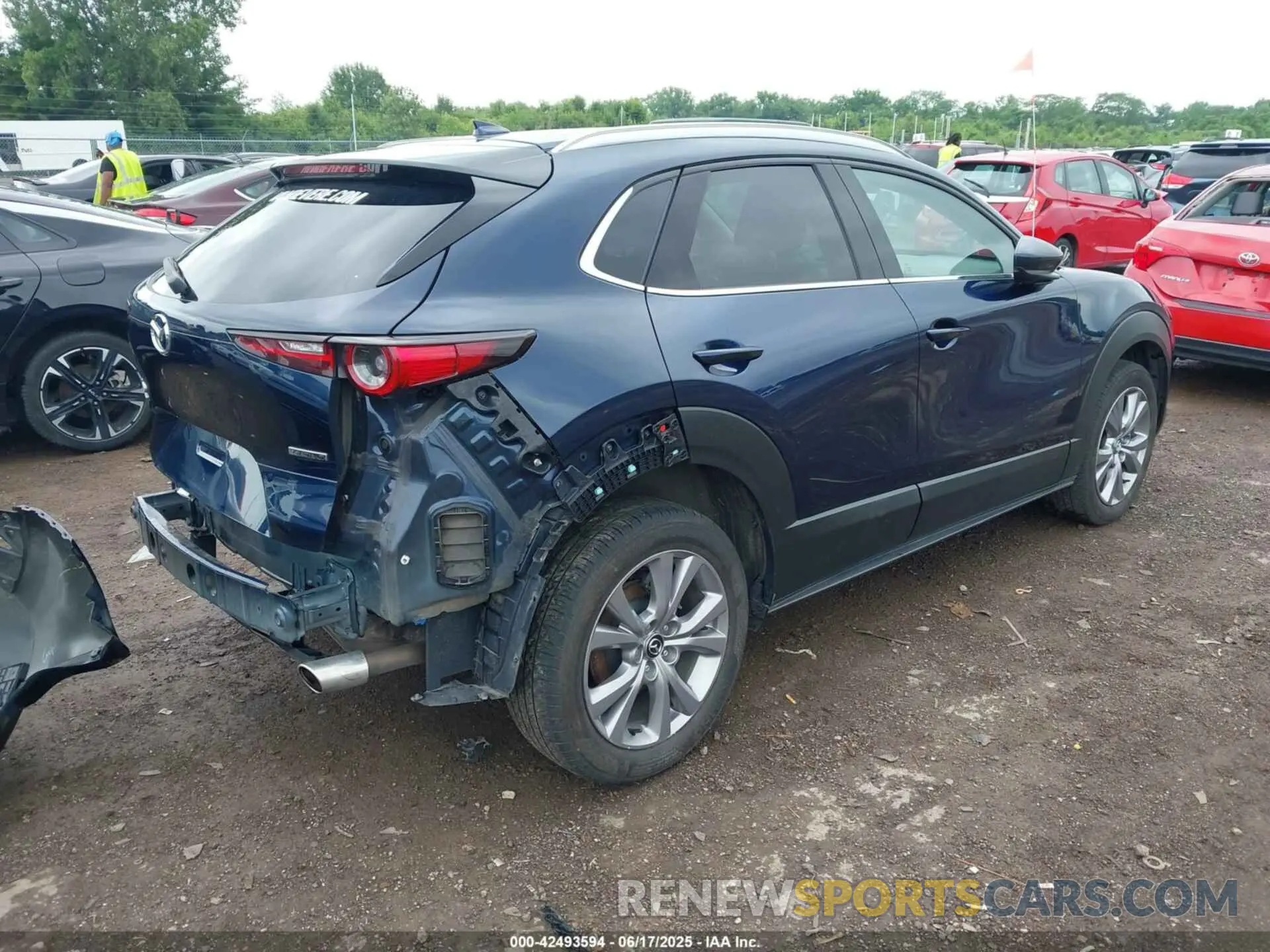 4 Photograph of a damaged car 3MVDMBDL0NM413545 MAZDA CX-30 2022