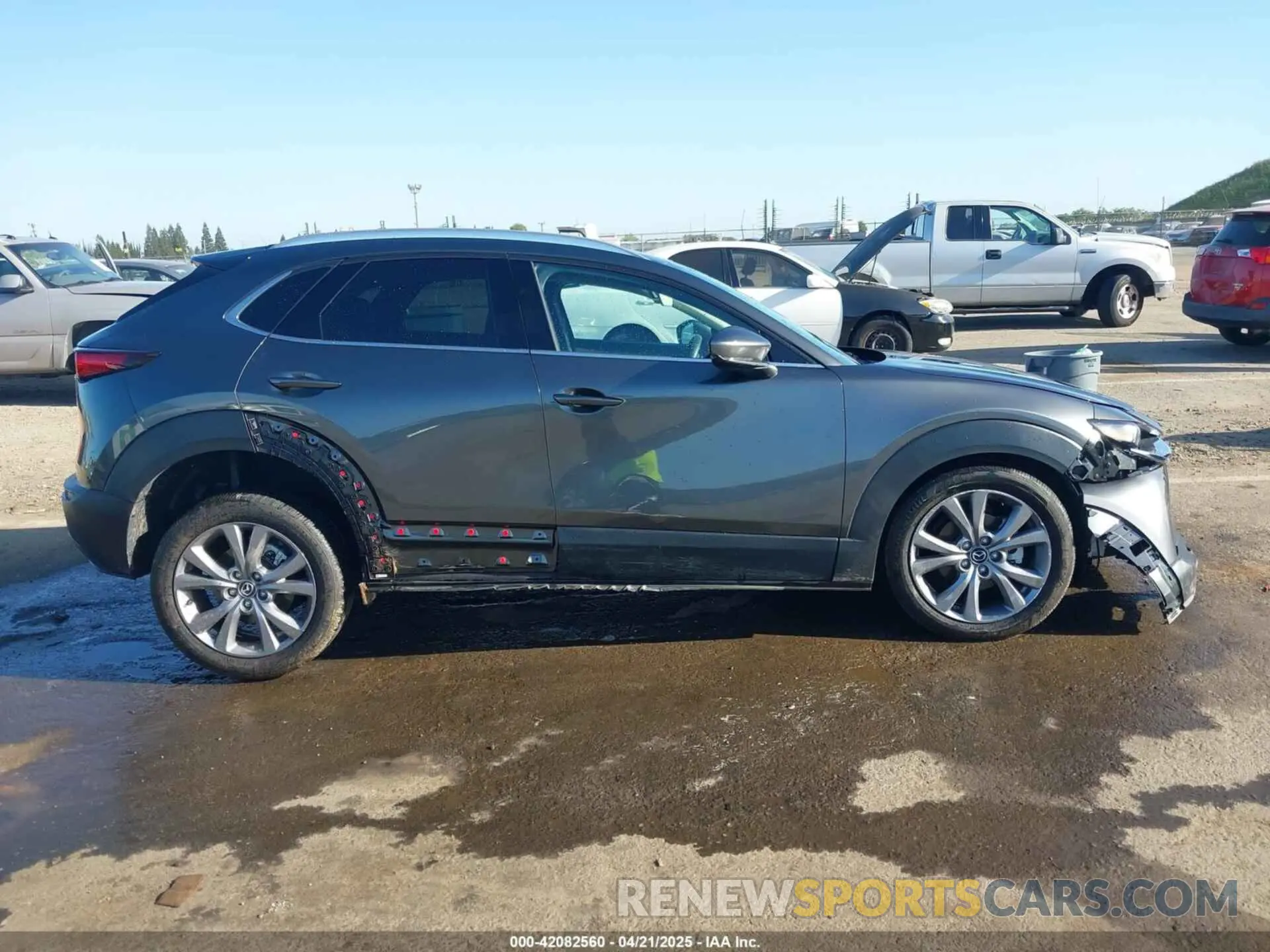 13 Photograph of a damaged car 3MVDMBDL0NM413867 MAZDA CX-30 2022