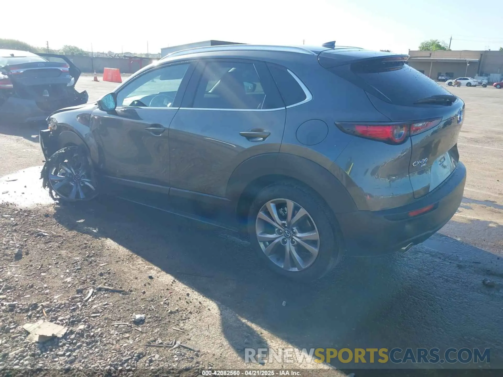 3 Photograph of a damaged car 3MVDMBDL0NM413867 MAZDA CX-30 2022