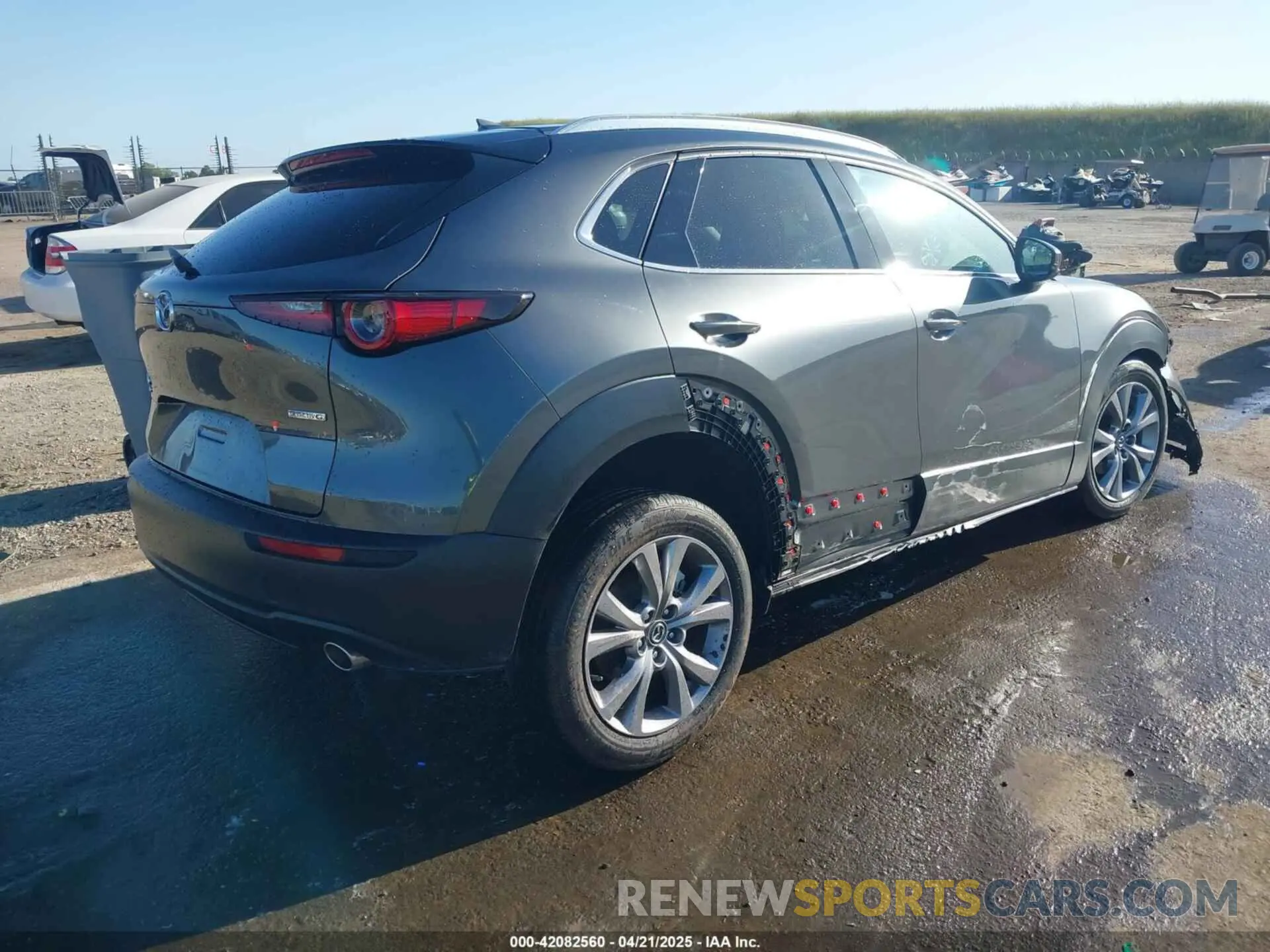 4 Photograph of a damaged car 3MVDMBDL0NM413867 MAZDA CX-30 2022