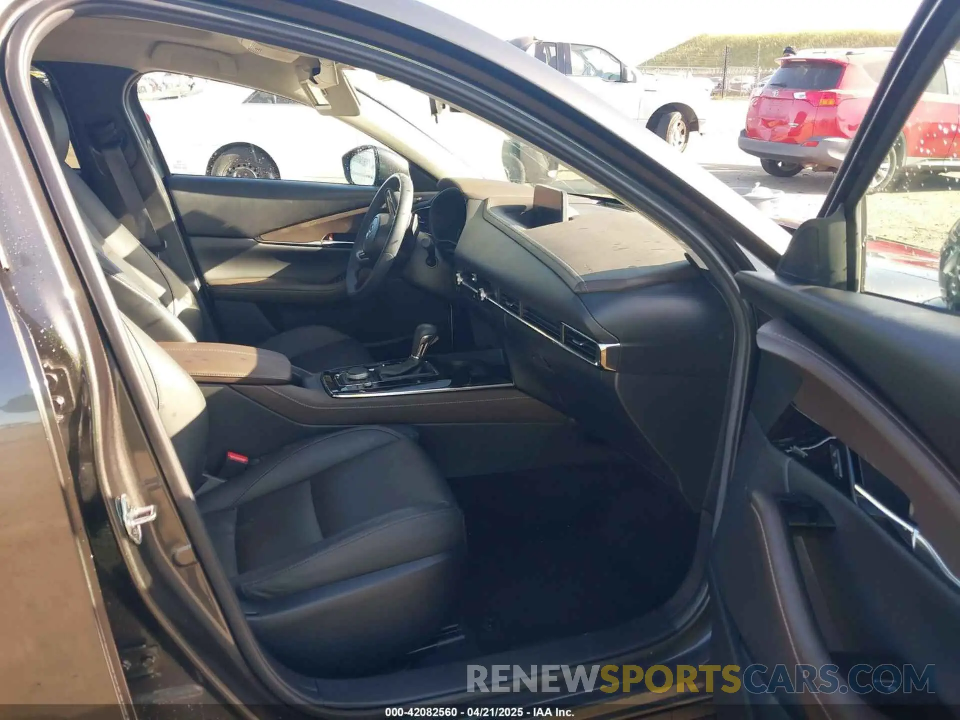 5 Photograph of a damaged car 3MVDMBDL0NM413867 MAZDA CX-30 2022
