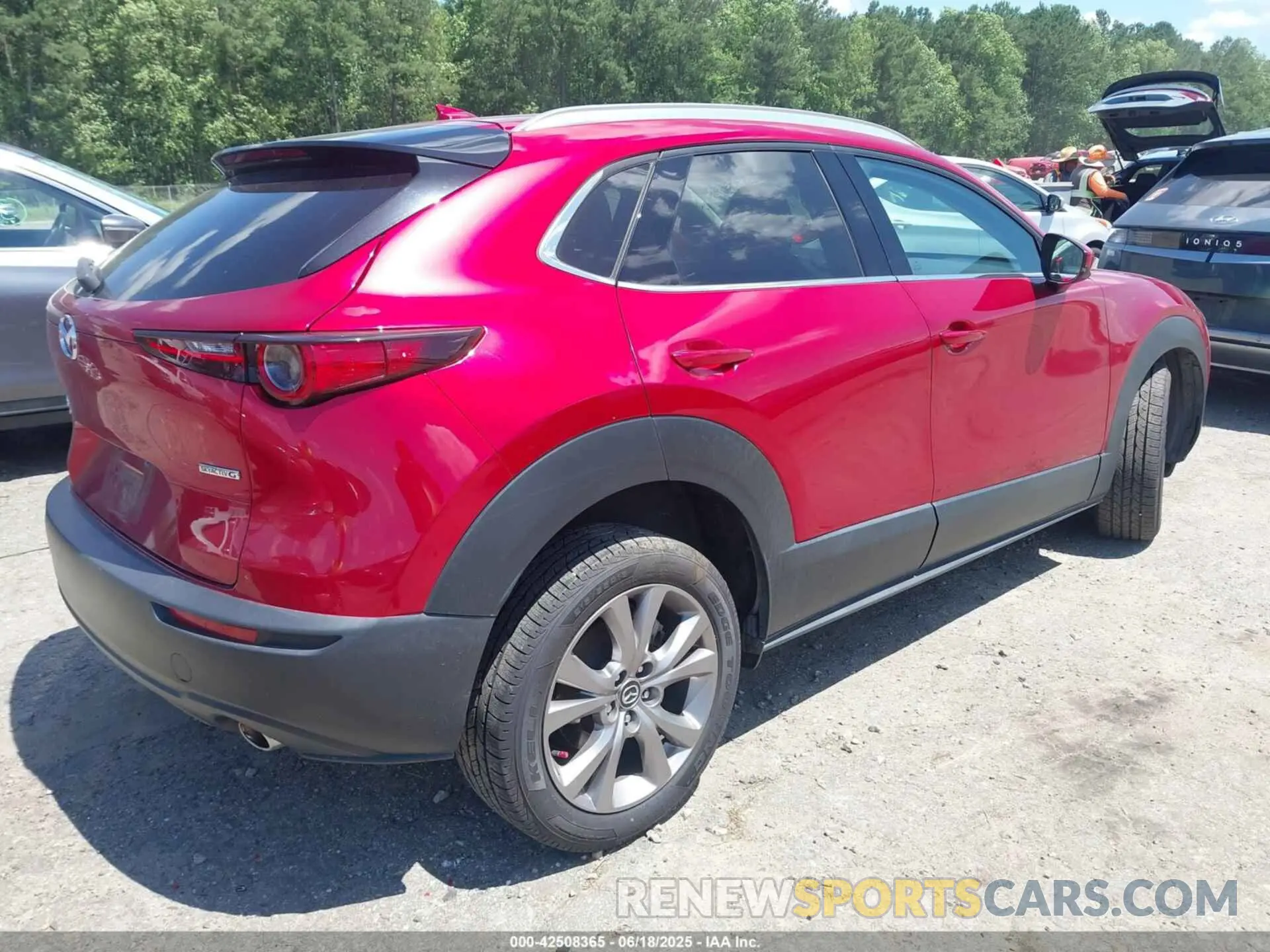 4 Photograph of a damaged car 3MVDMBDL2NM413756 MAZDA CX-30 2022