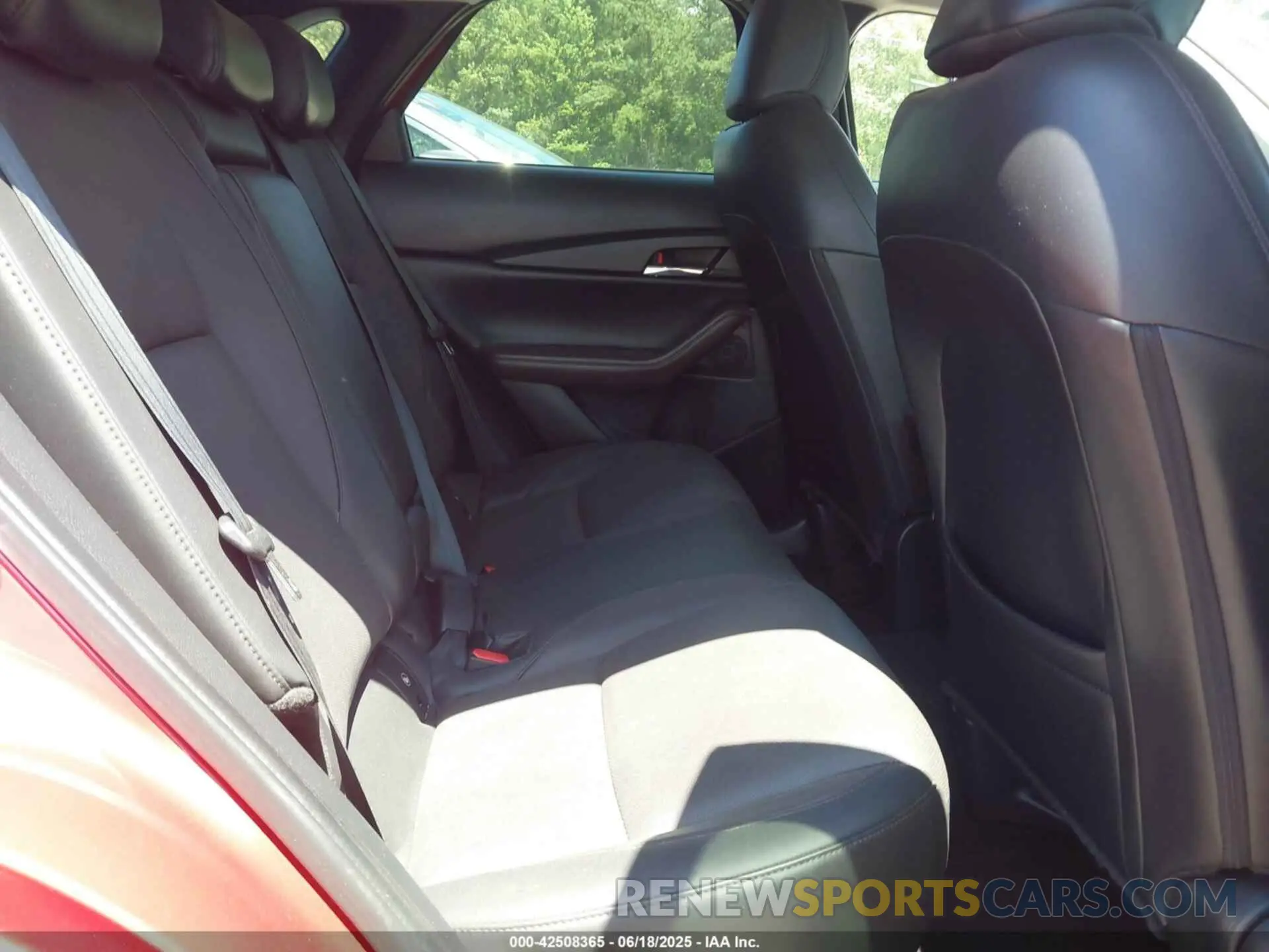 8 Photograph of a damaged car 3MVDMBDL2NM413756 MAZDA CX-30 2022