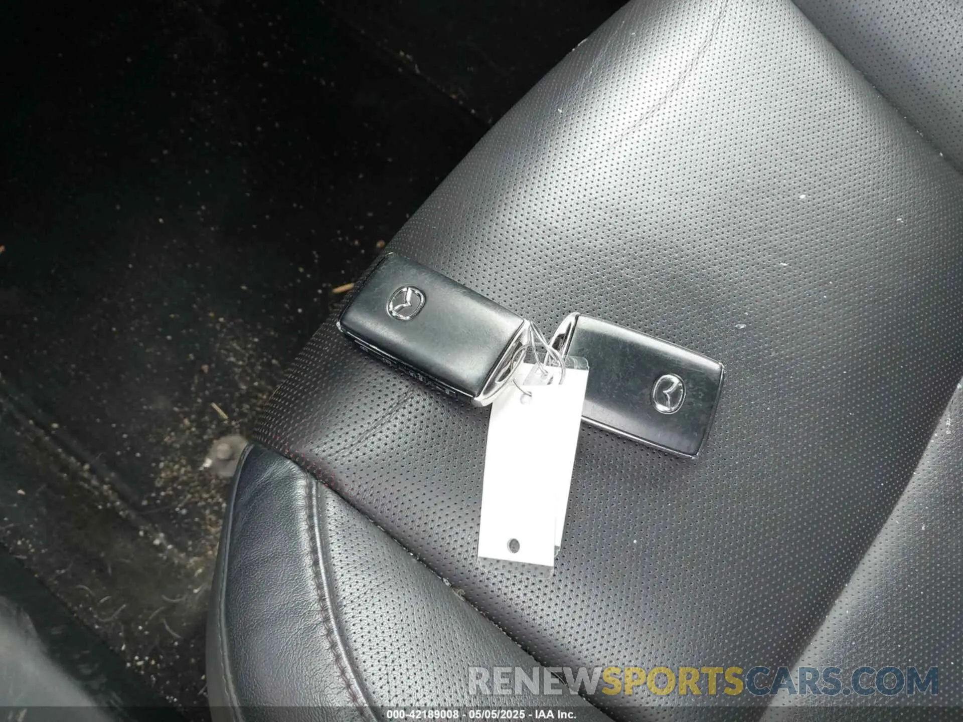 11 Photograph of a damaged car 3MVDMBDL5NM413878 MAZDA CX-30 2022