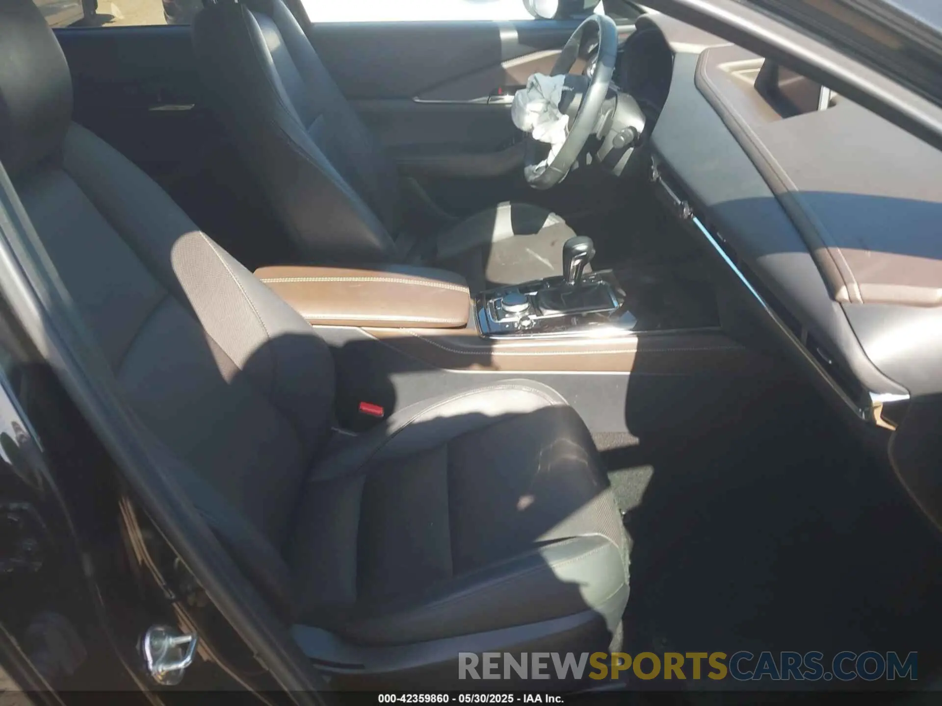 5 Photograph of a damaged car 3MVDMBDL6NM407913 MAZDA CX-30 2022