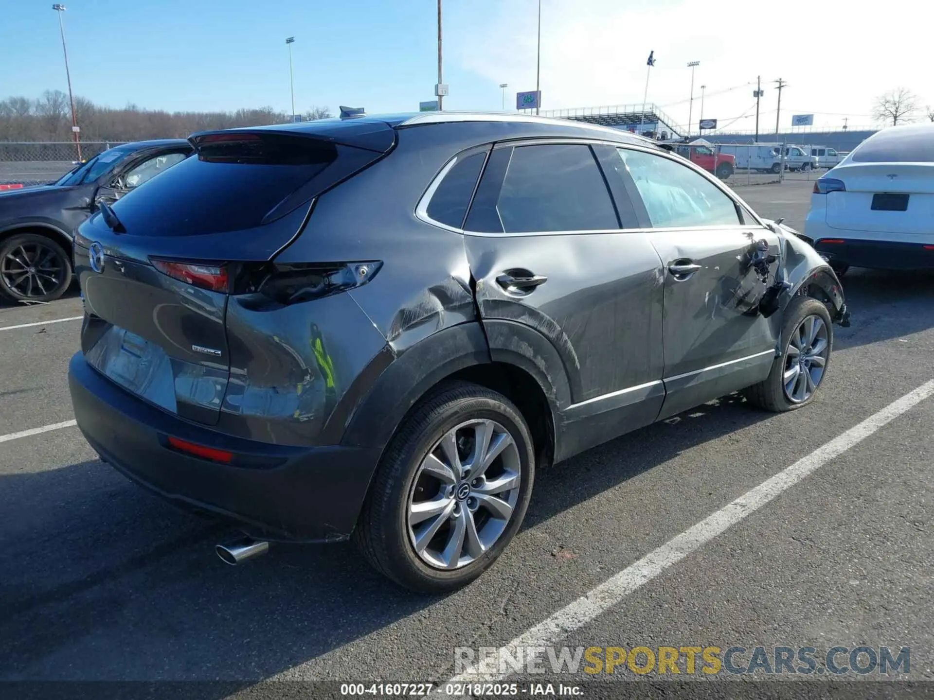 4 Photograph of a damaged car 3MVDMBDL9NM403273 MAZDA CX-30 2022