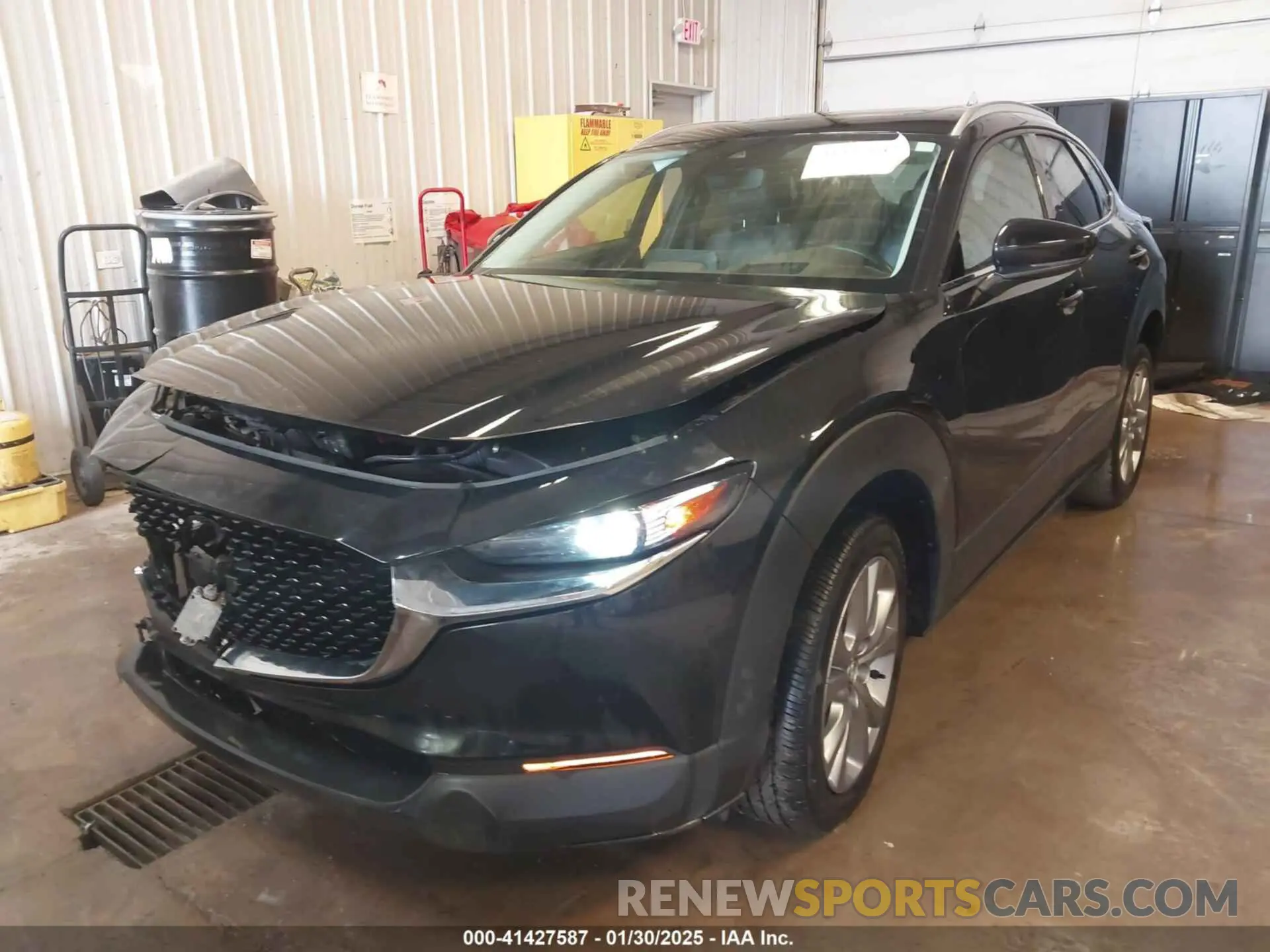 2 Photograph of a damaged car 3MVDMBDLXNM403959 MAZDA CX-30 2022