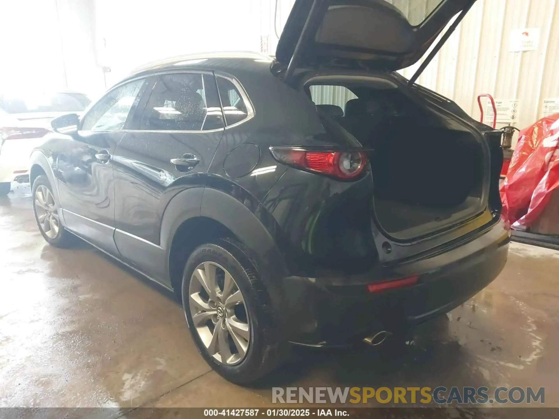 3 Photograph of a damaged car 3MVDMBDLXNM403959 MAZDA CX-30 2022