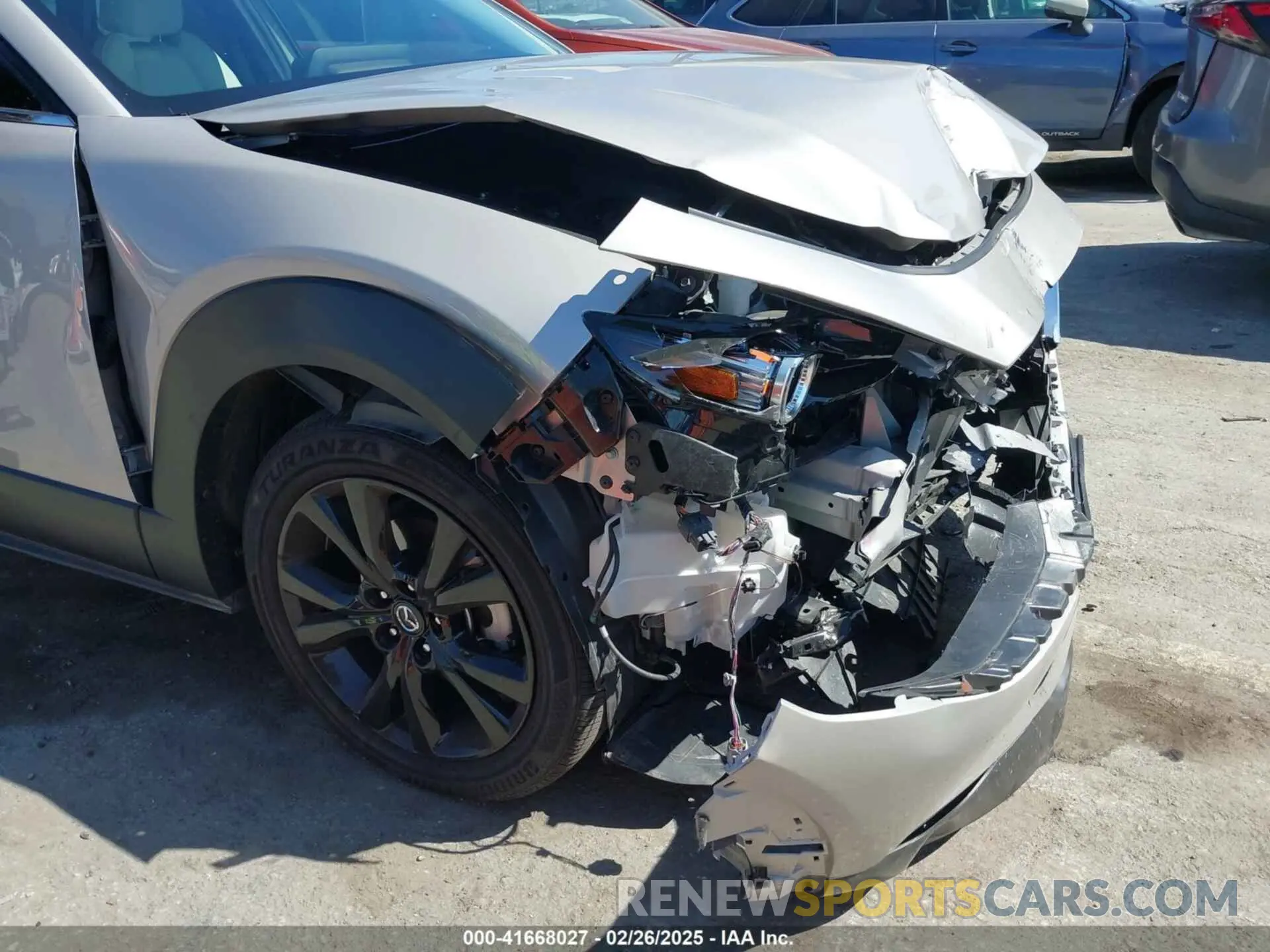 6 Photograph of a damaged car 3MVDMBDY2NM408844 MAZDA CX-30 2022