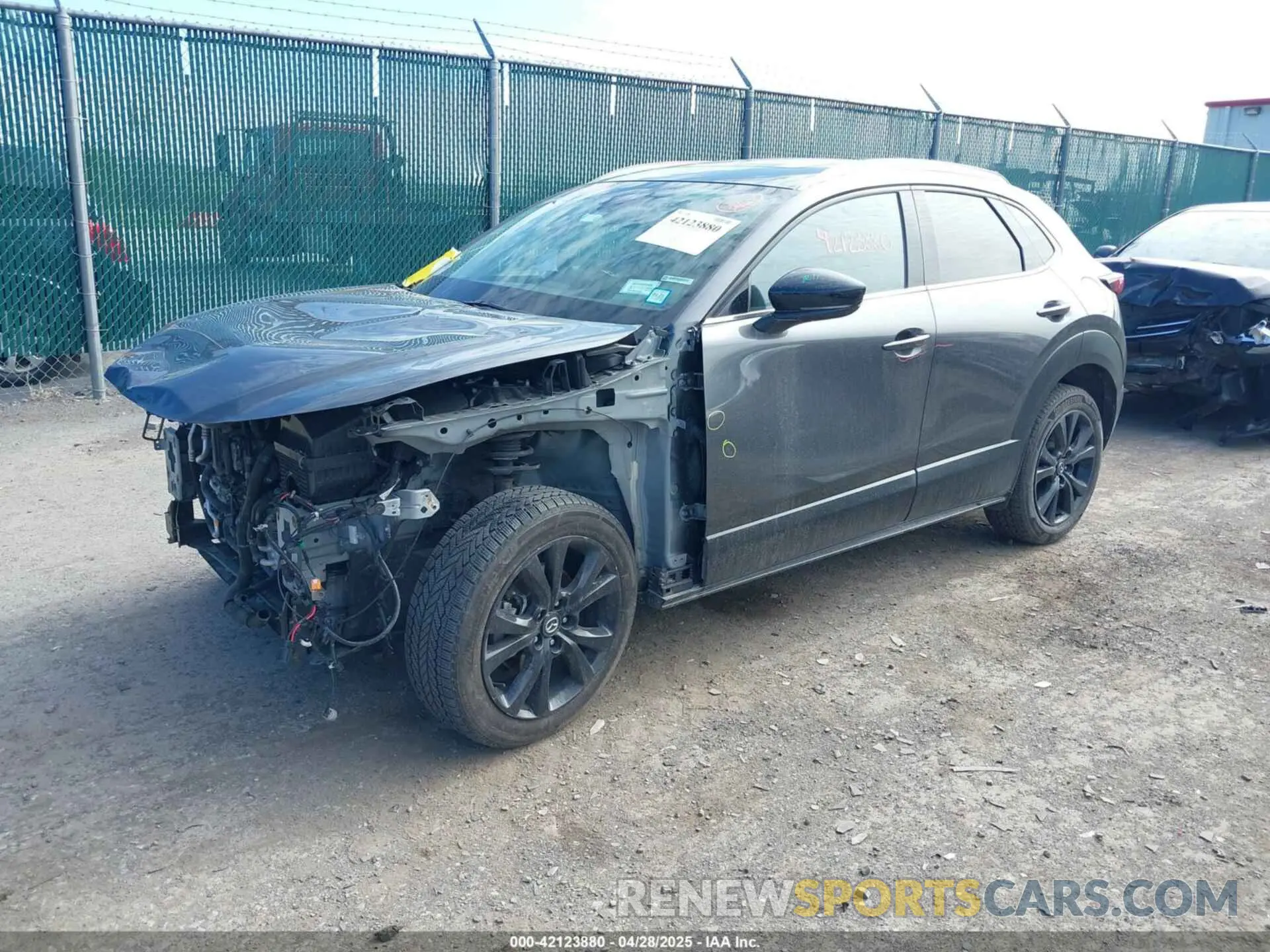 2 Photograph of a damaged car 3MVDMBDYXNM427402 MAZDA CX-30 2022
