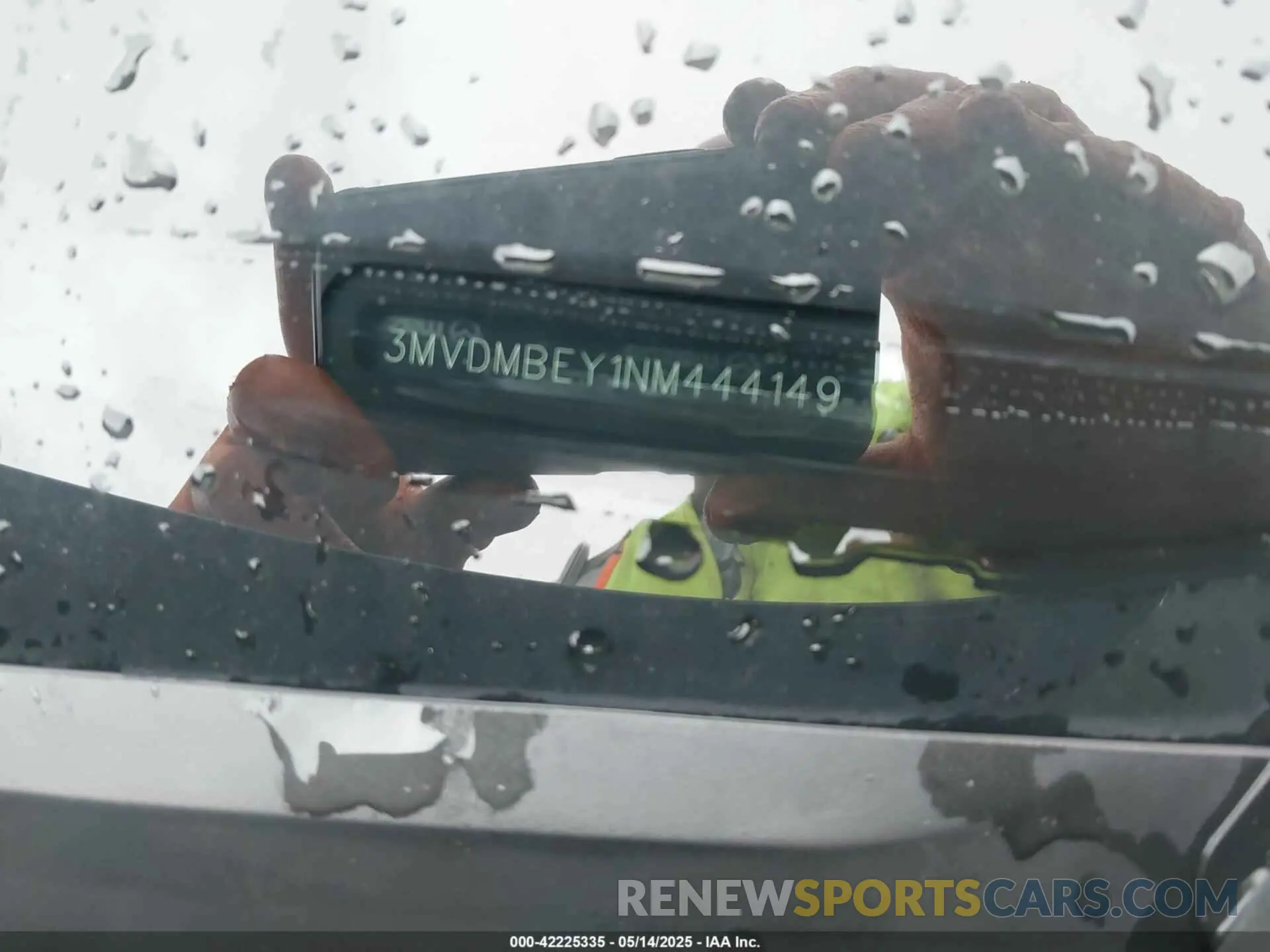 17 Photograph of a damaged car 3MVDMBEY1NM444149 MAZDA CX-30 2022