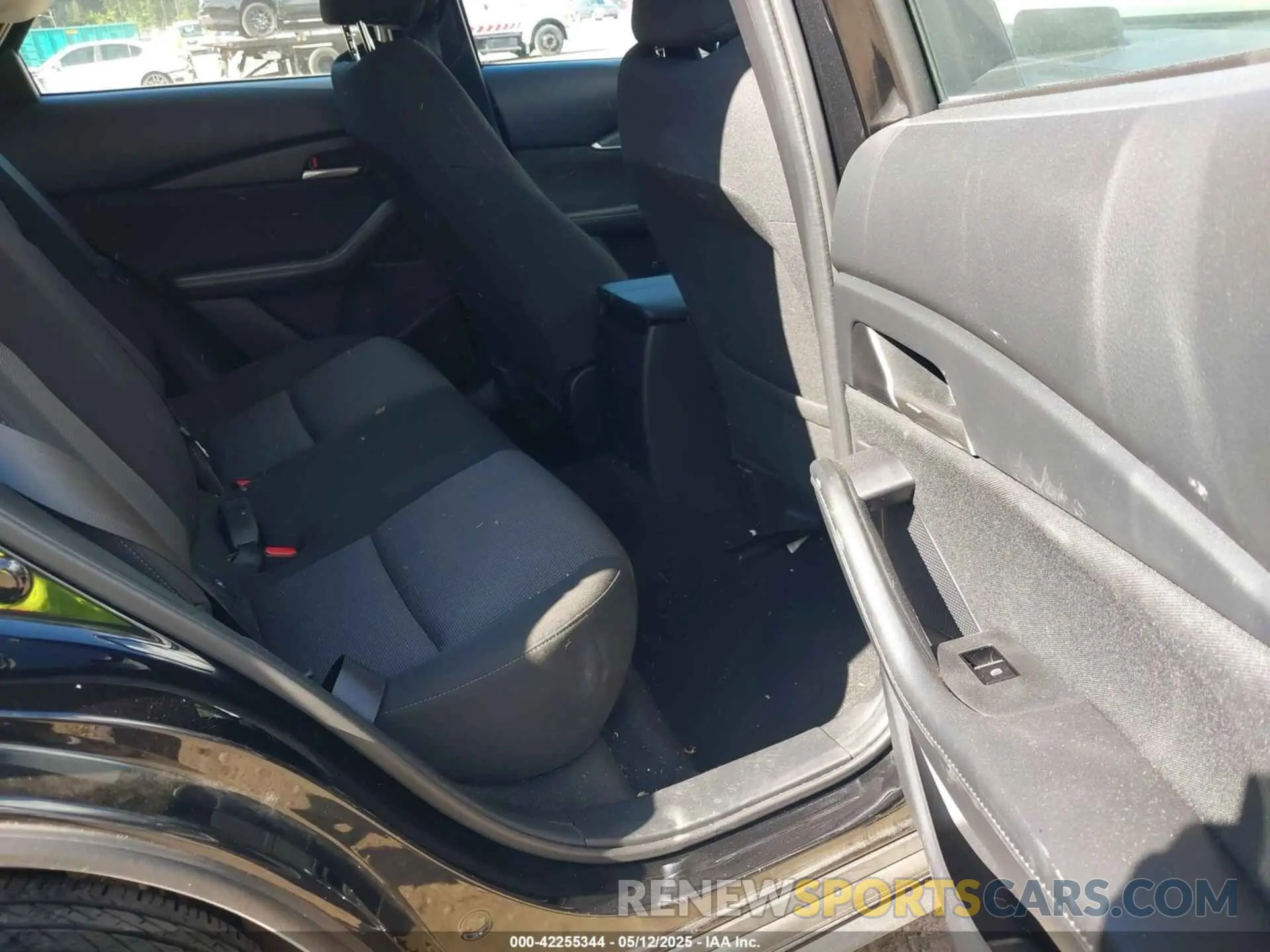 8 Photograph of a damaged car 3MVDMBAM0PM519901 MAZDA CX-30 2023