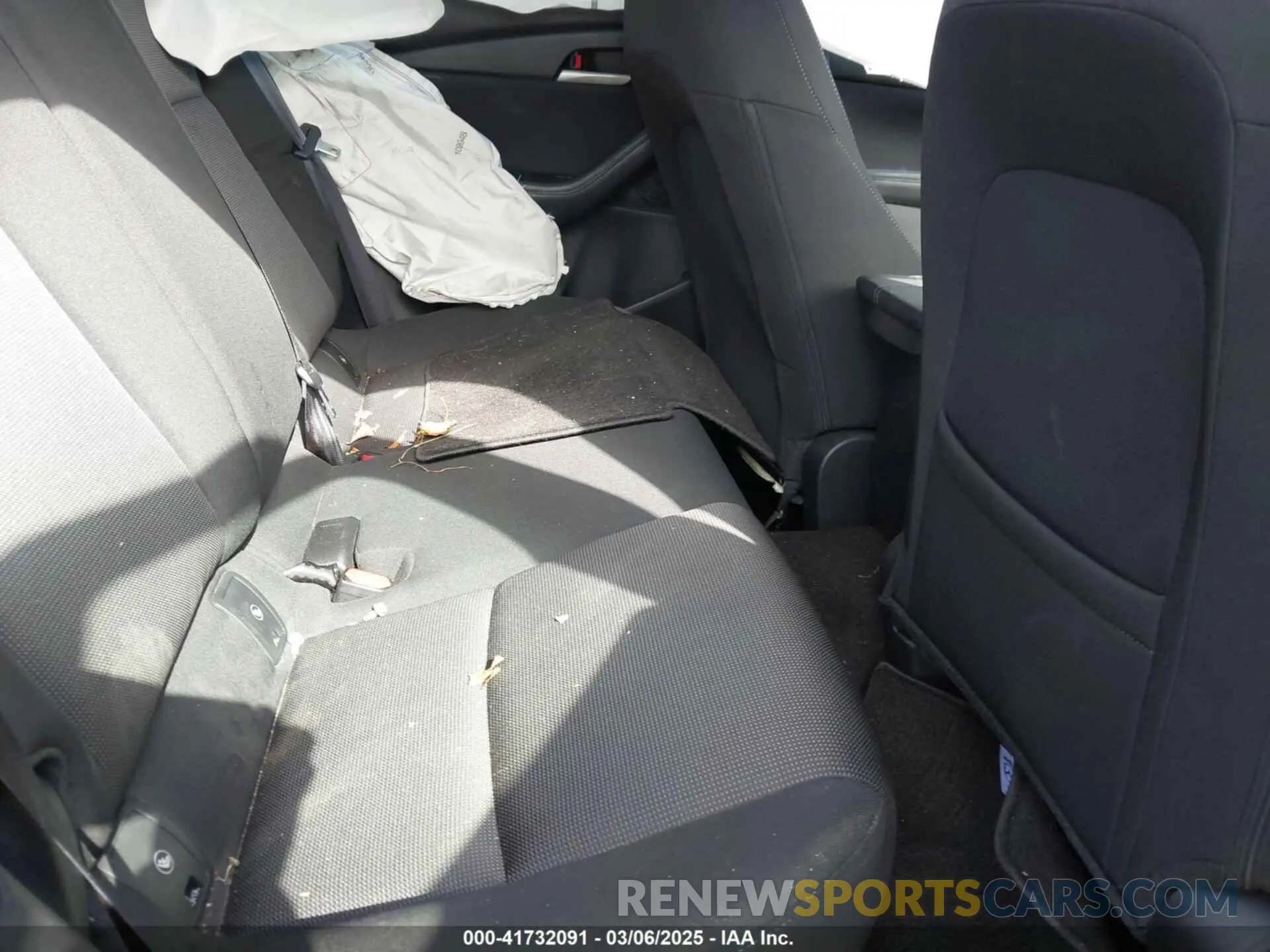 8 Photograph of a damaged car 3MVDMBAM1PM583896 MAZDA CX-30 2023
