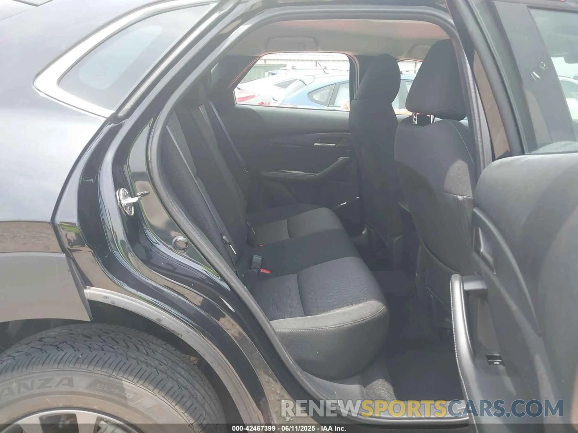 8 Photograph of a damaged car 3MVDMBAM3PM552522 MAZDA CX-30 2023