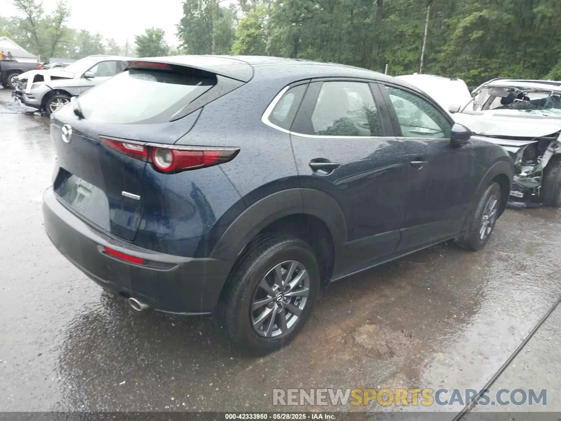 4 Photograph of a damaged car 3MVDMBAM3PM579929 MAZDA CX-30 2023