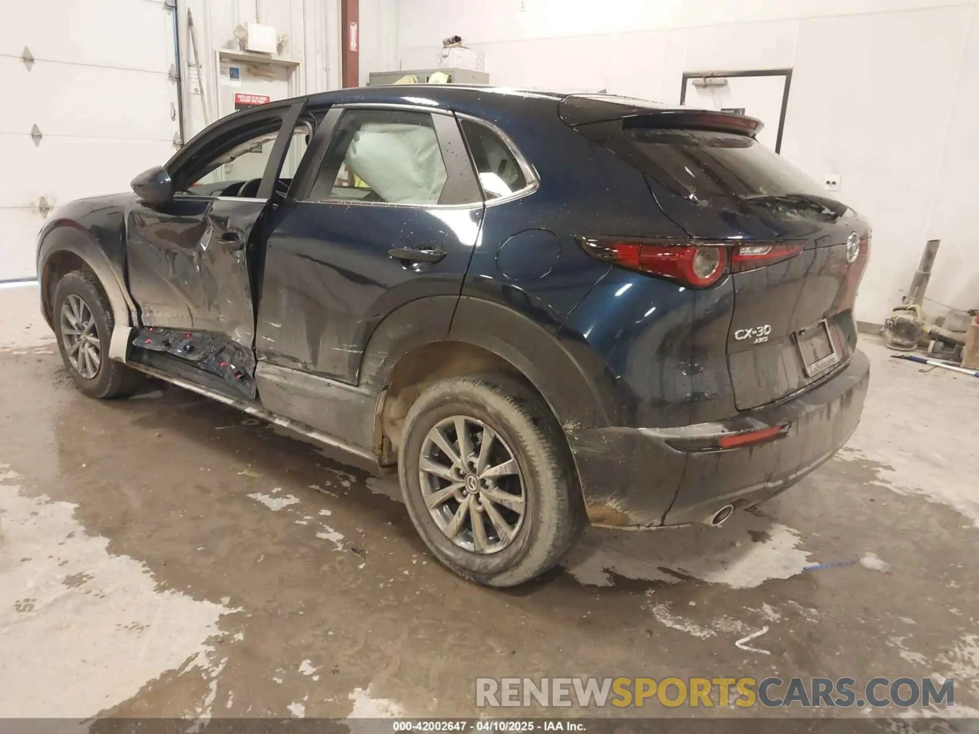 3 Photograph of a damaged car 3MVDMBAM6PM541935 MAZDA CX-30 2023
