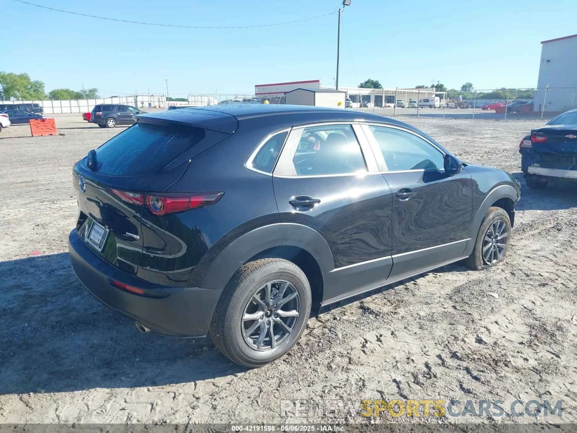4 Photograph of a damaged car 3MVDMBAM7PM528546 MAZDA CX-30 2023