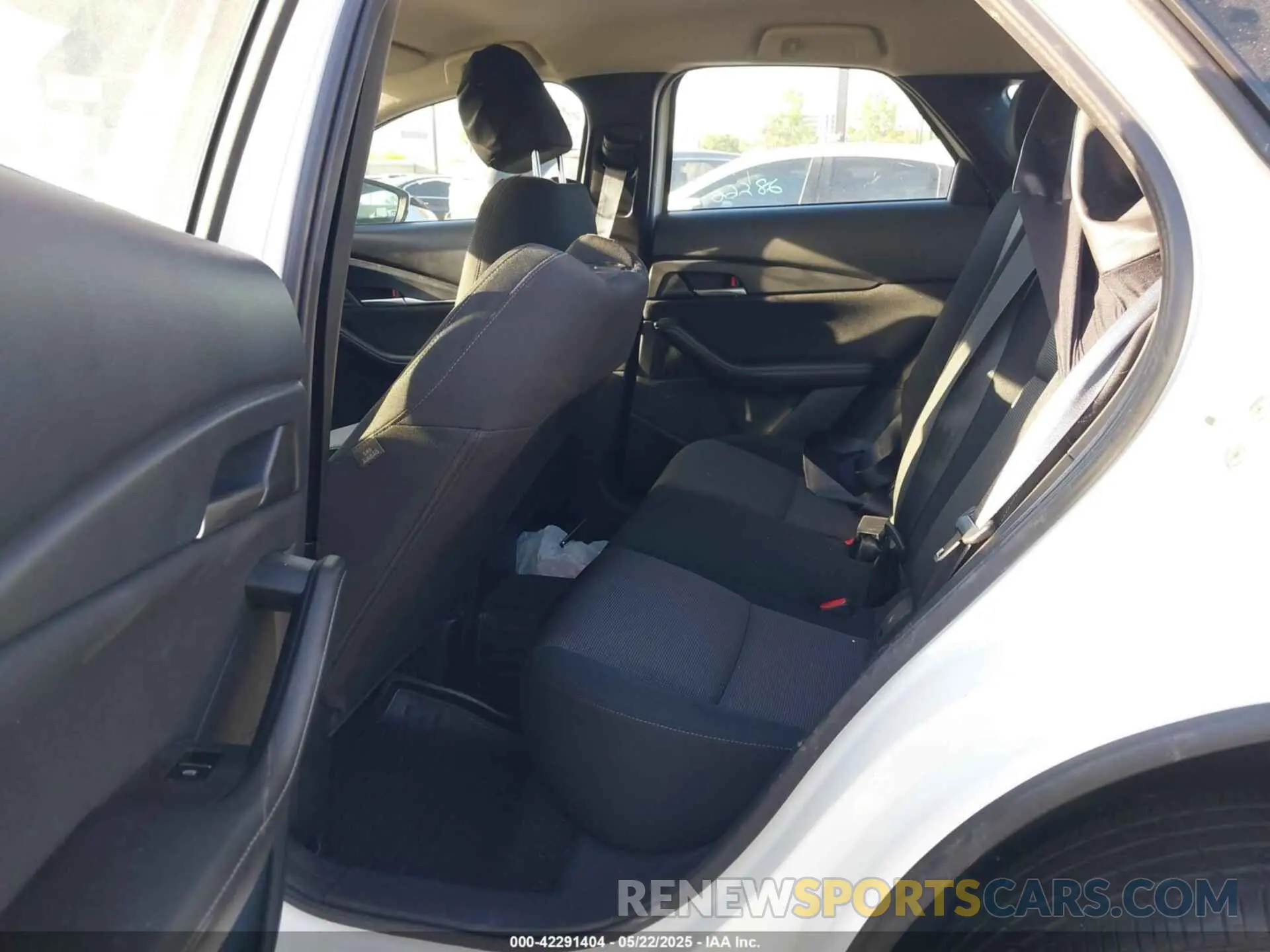 8 Photograph of a damaged car 3MVDMBAM7PM556878 MAZDA CX-30 2023