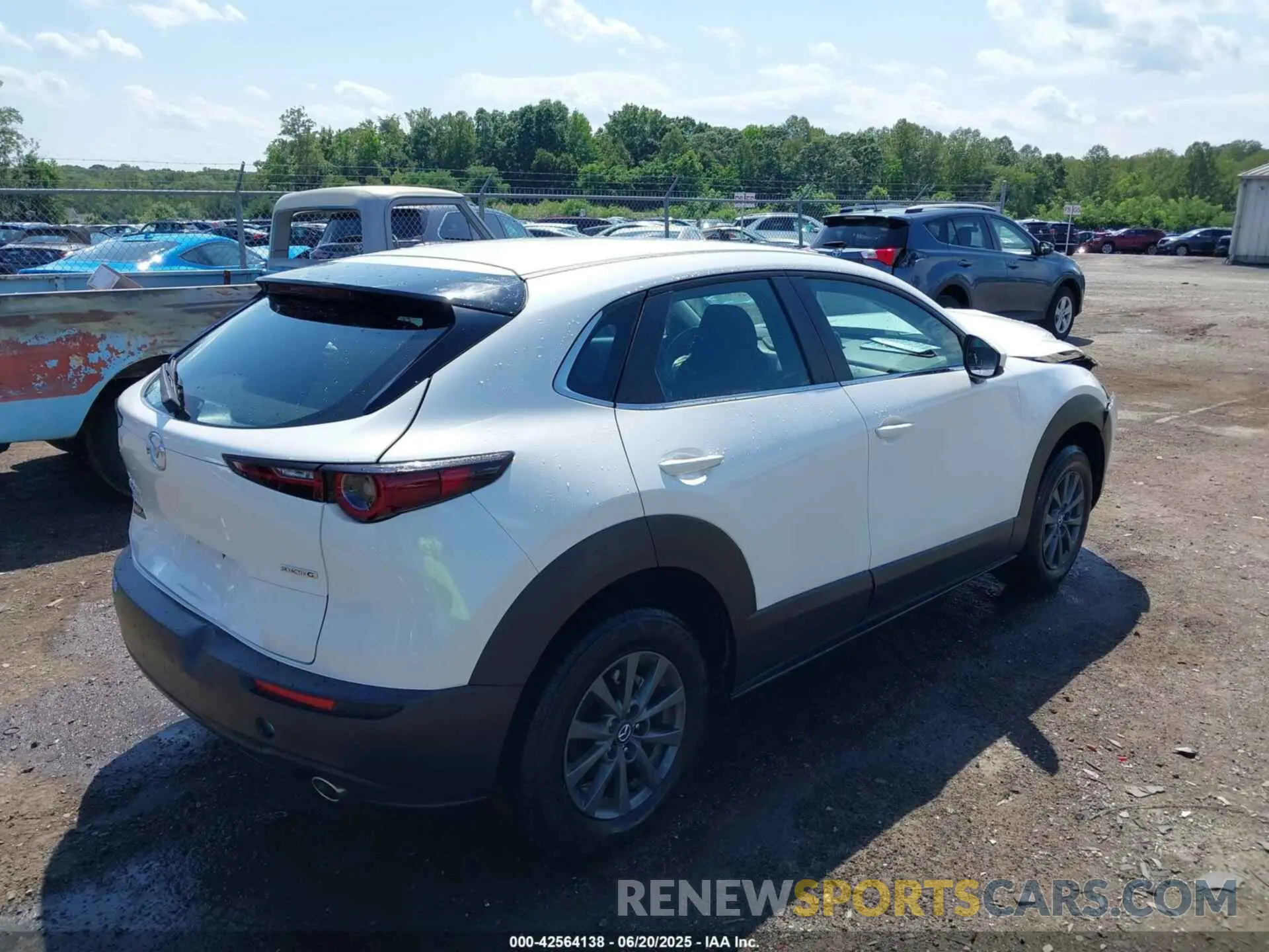 4 Photograph of a damaged car 3MVDMBAM8PM543864 MAZDA CX-30 2023