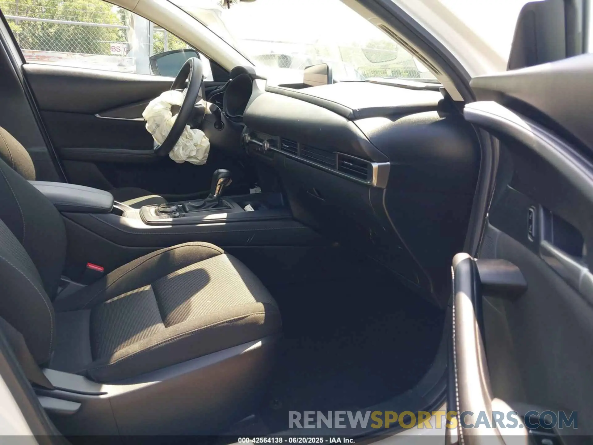5 Photograph of a damaged car 3MVDMBAM8PM543864 MAZDA CX-30 2023