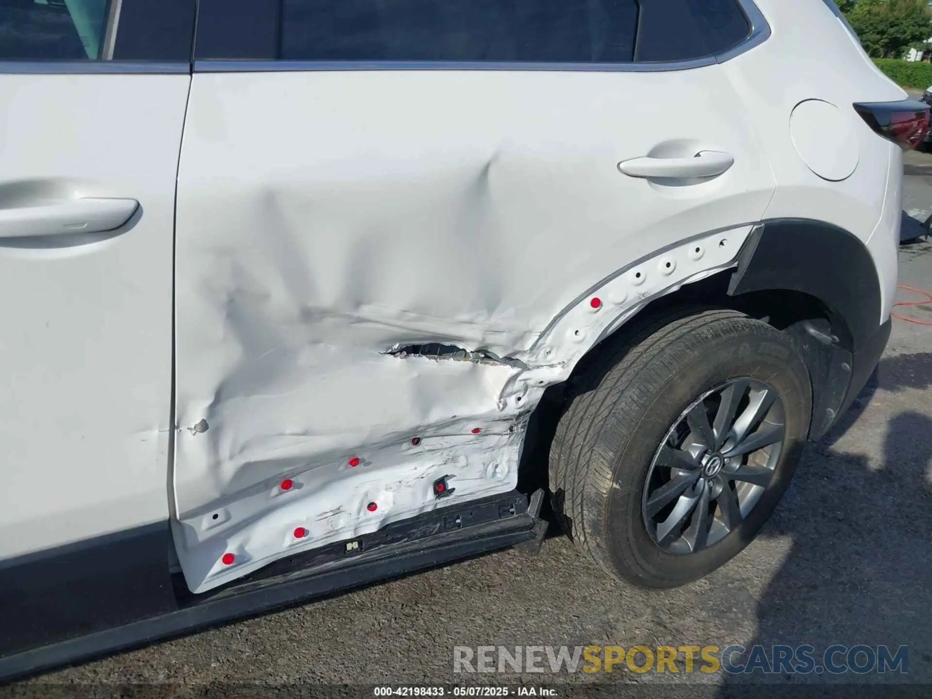 6 Photograph of a damaged car 3MVDMBAM8PM545288 MAZDA CX-30 2023