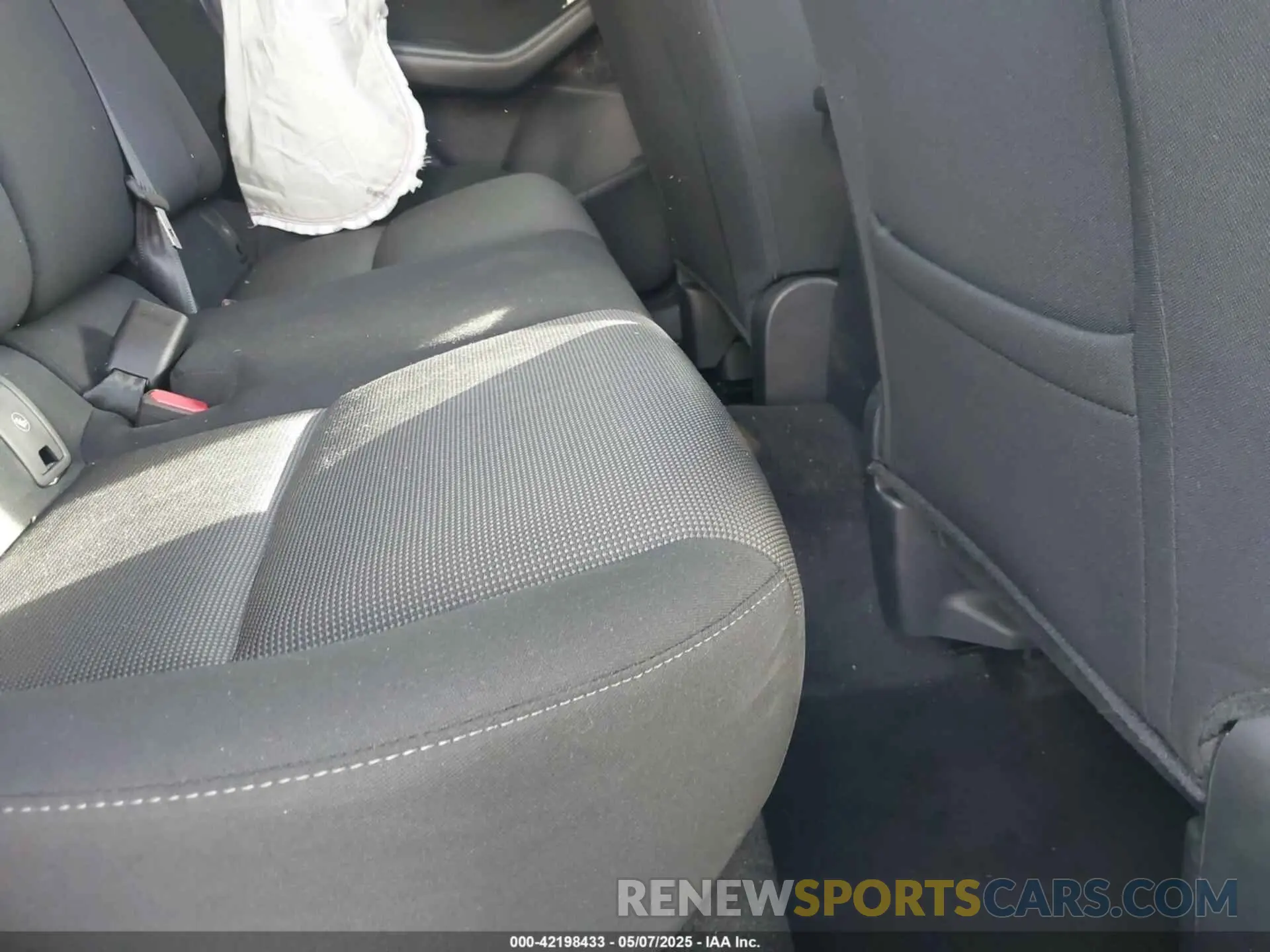 8 Photograph of a damaged car 3MVDMBAM8PM545288 MAZDA CX-30 2023