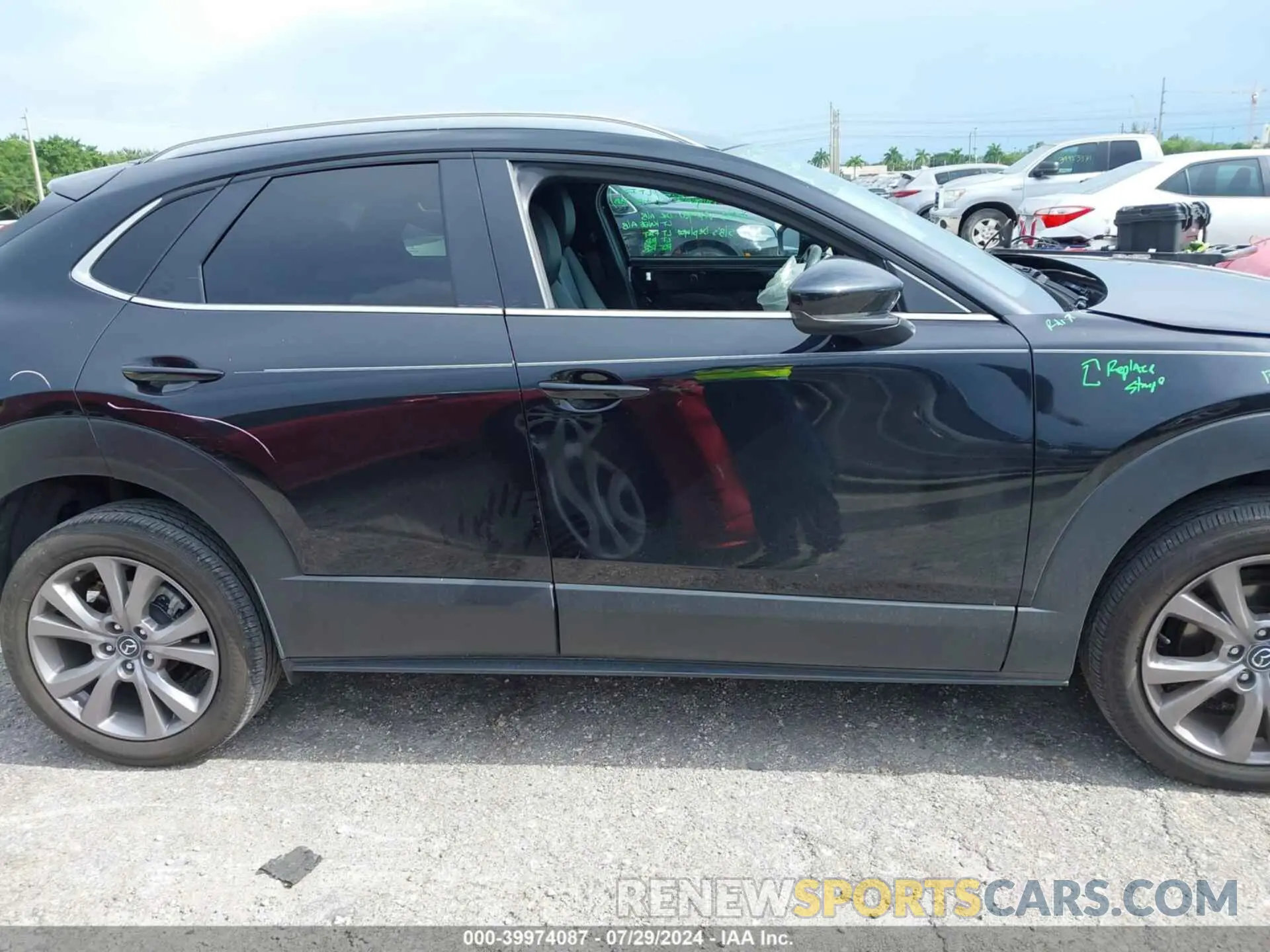14 Photograph of a damaged car 3MVDMBBM2PM531336 MAZDA CX-30 2023