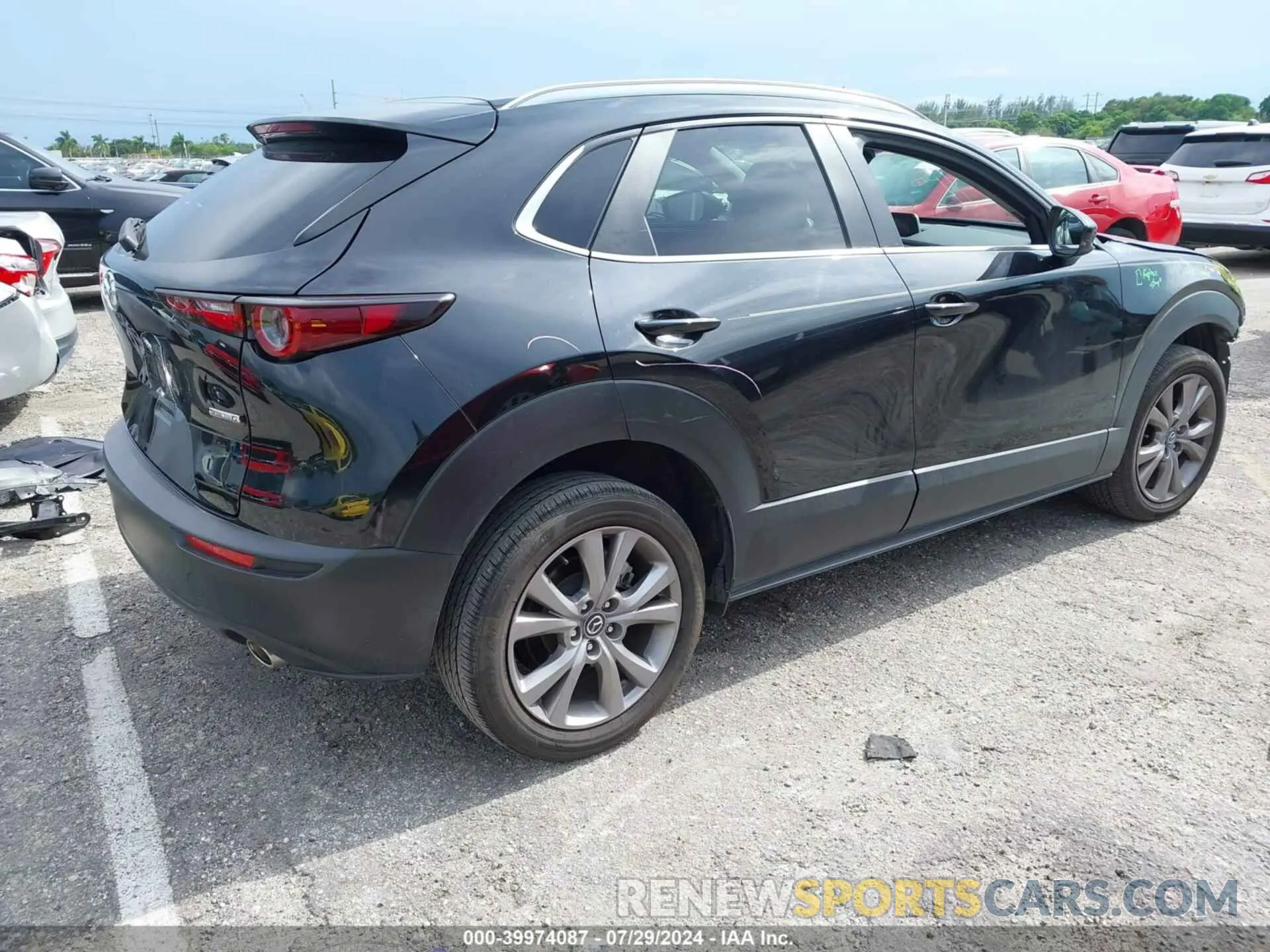 4 Photograph of a damaged car 3MVDMBBM2PM531336 MAZDA CX-30 2023