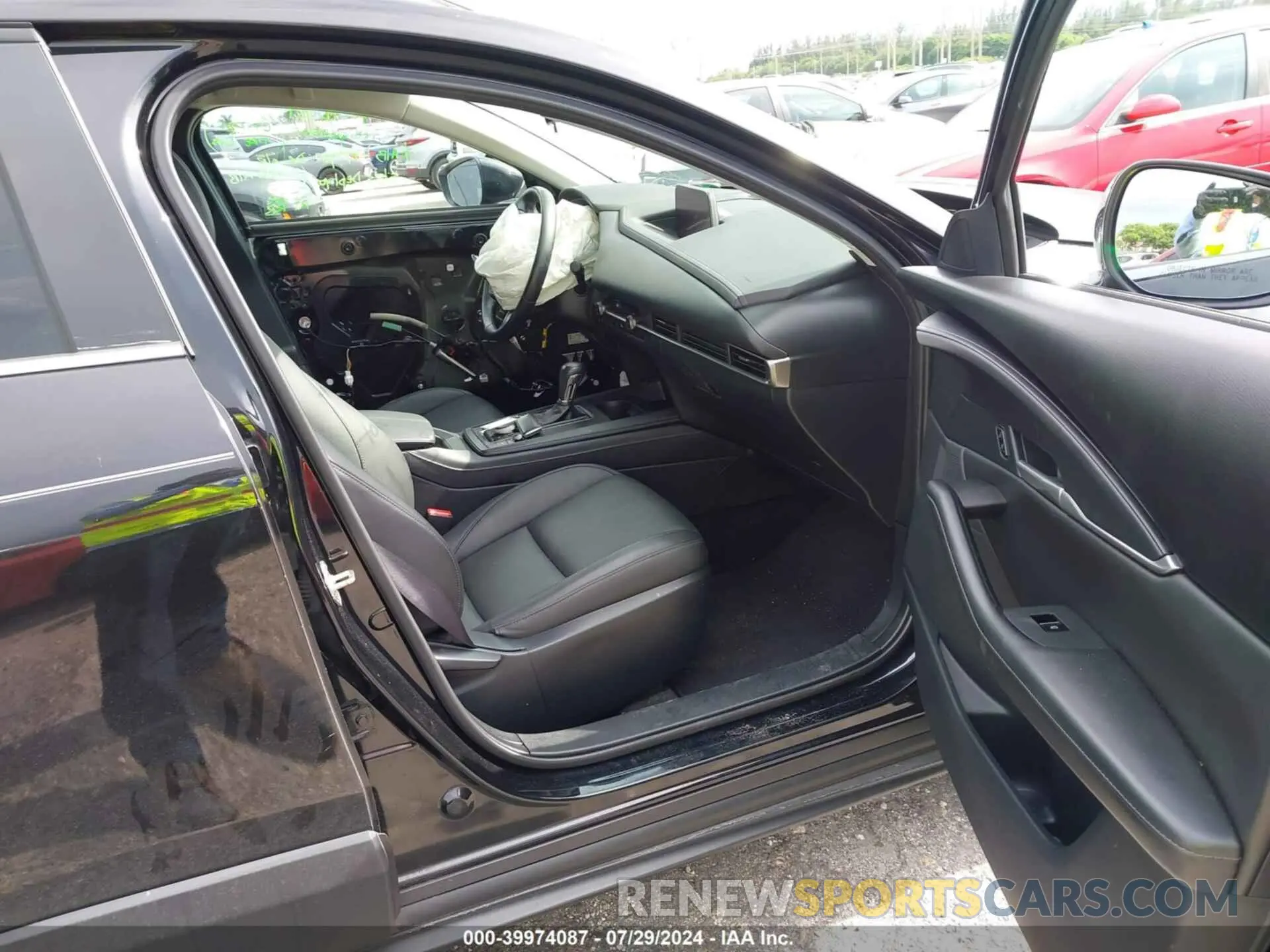 5 Photograph of a damaged car 3MVDMBBM2PM531336 MAZDA CX-30 2023